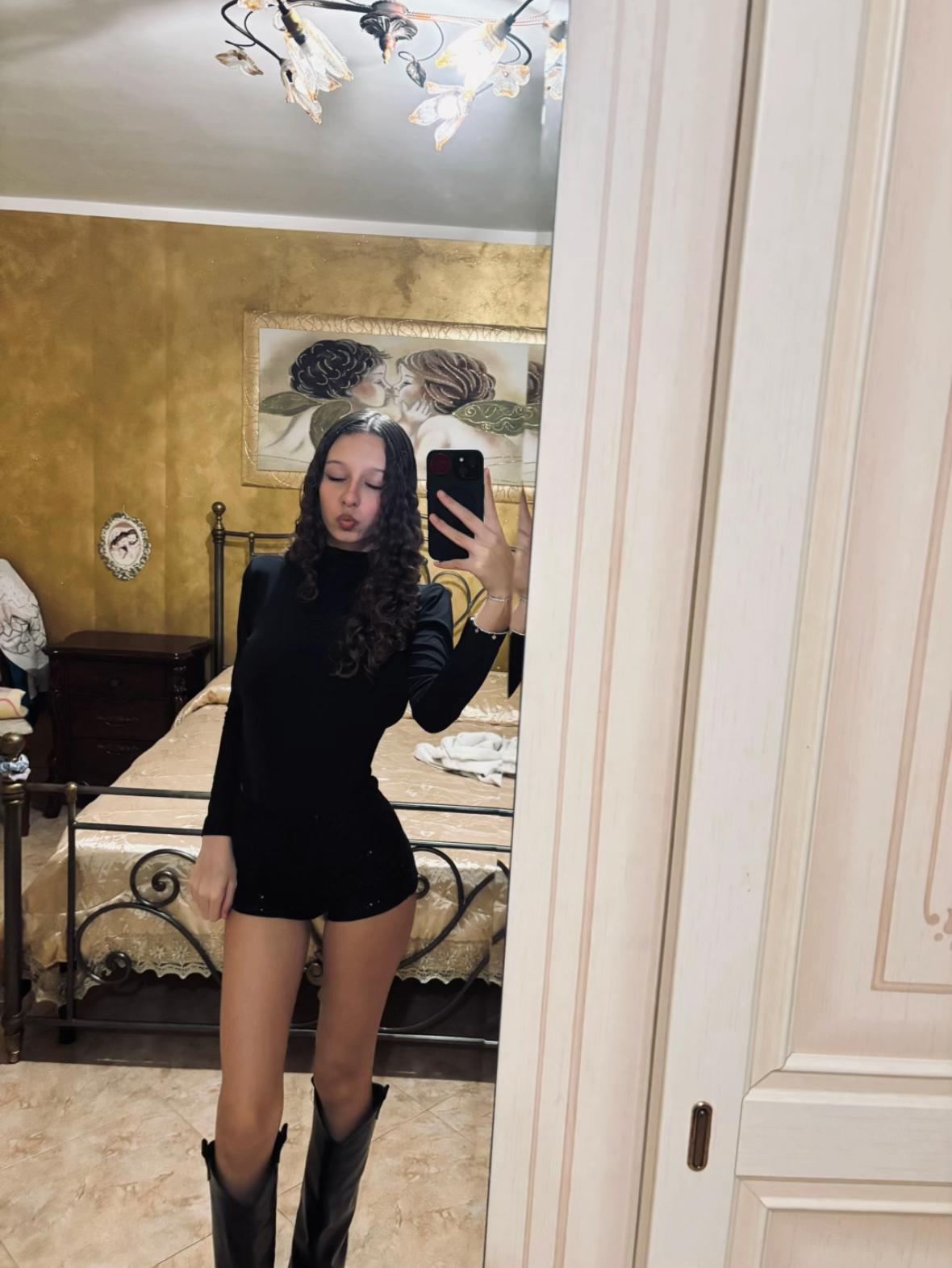 @𝟏𝟕