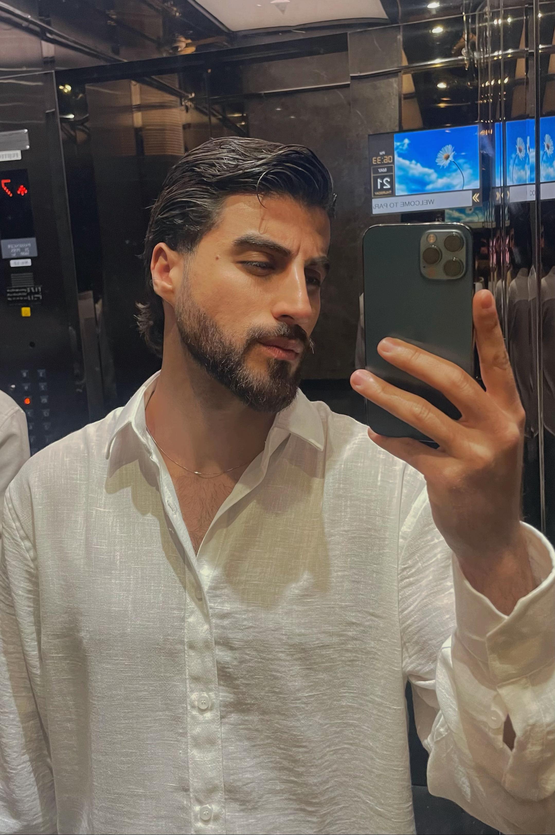 @Alighsmiii