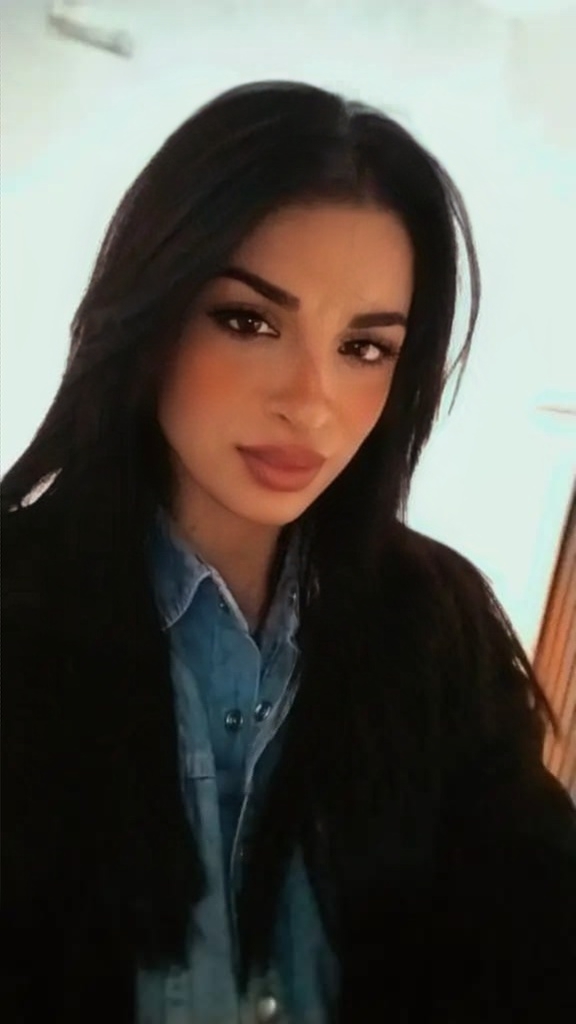 @lucycellamare945