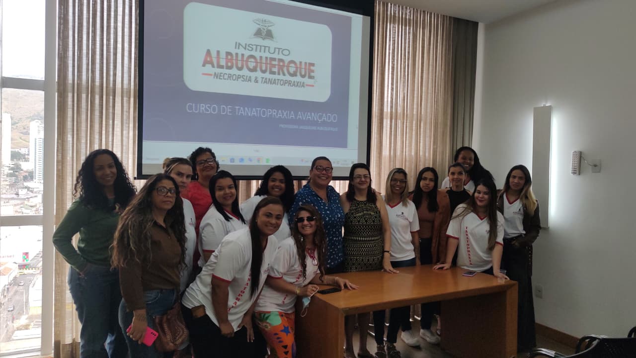 @Jacqueline De Albuquerque