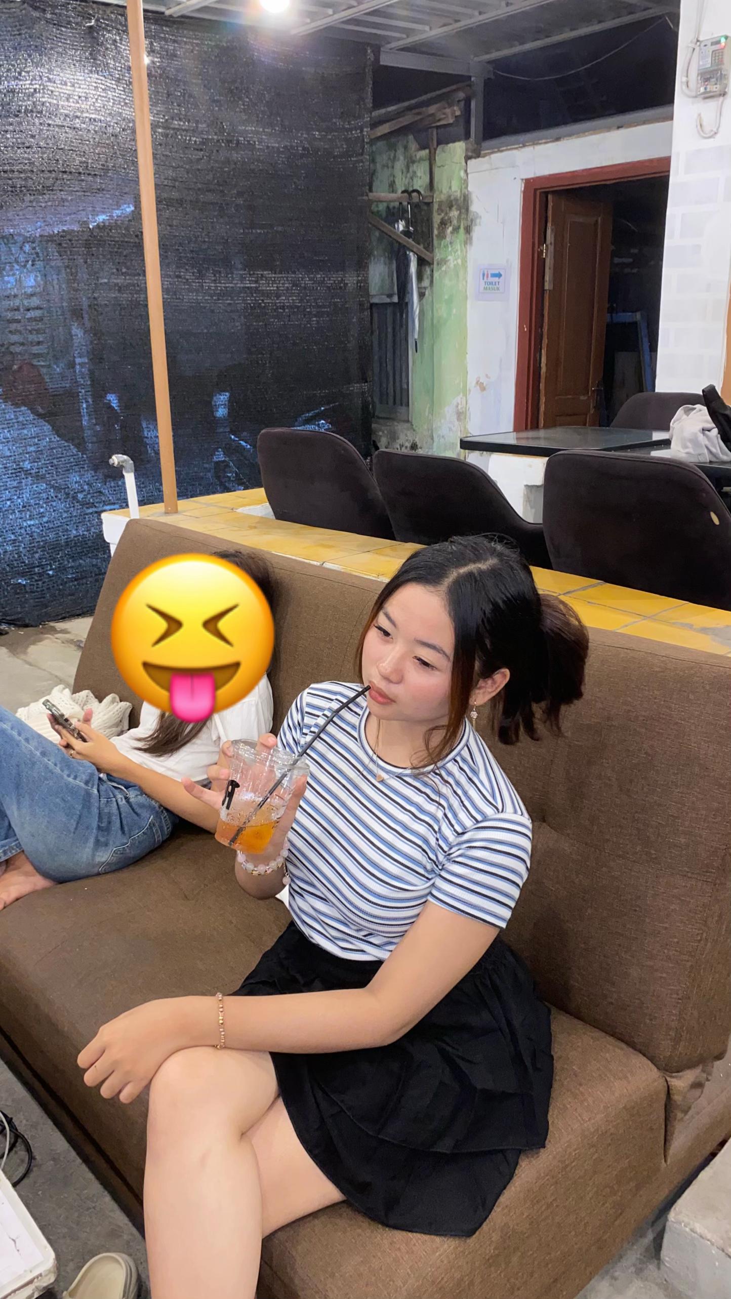@adeee🤍