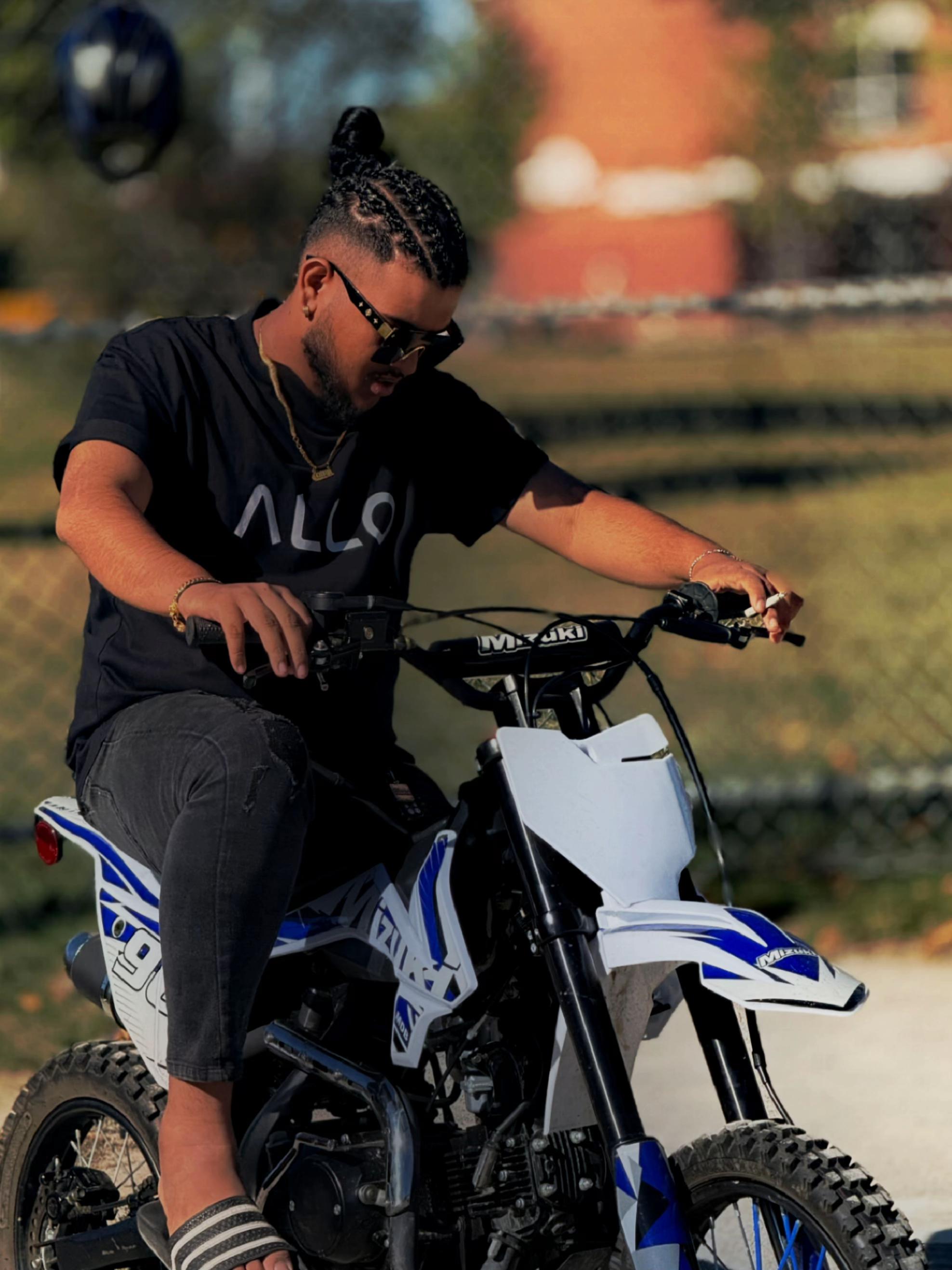 @𝗚𝗜𝗥𝗨💸
