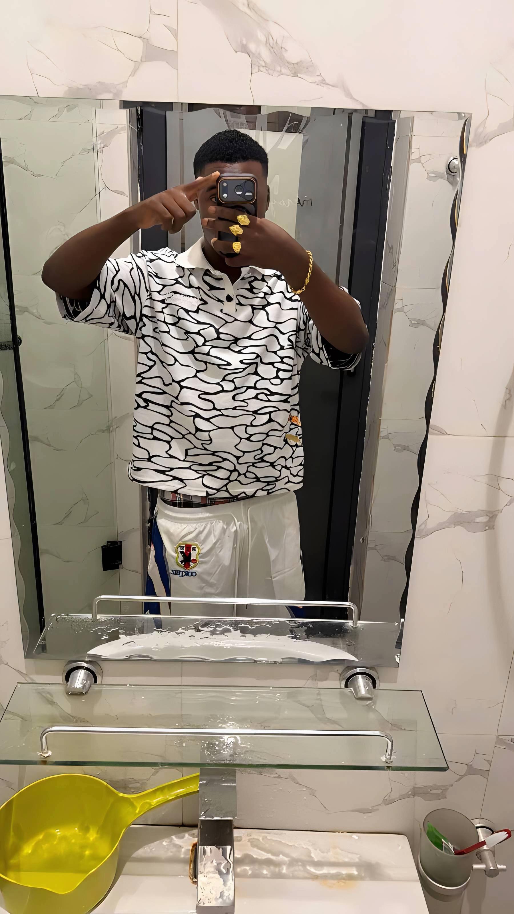 @1boy๐