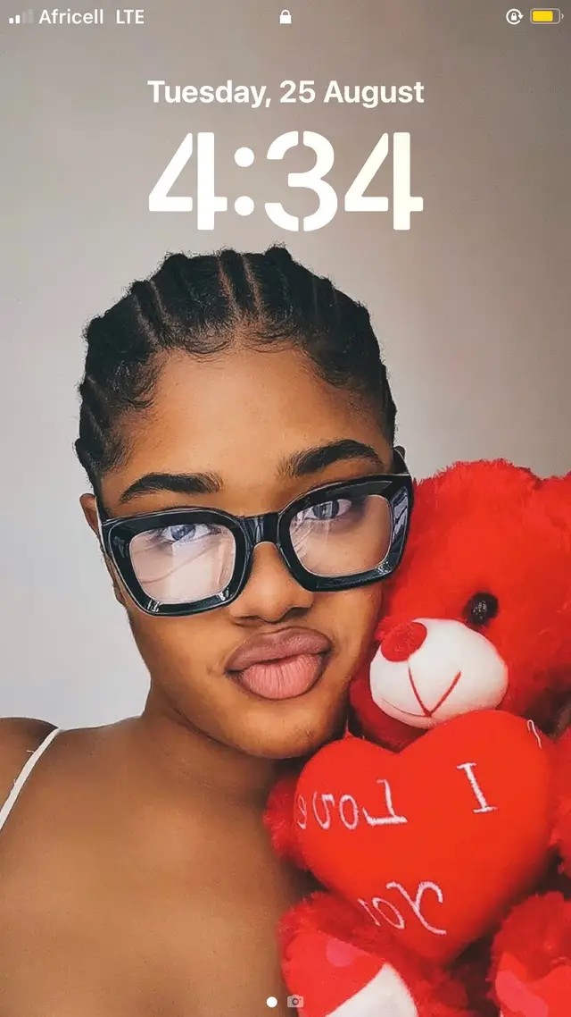 @Naomi 🦋🦋