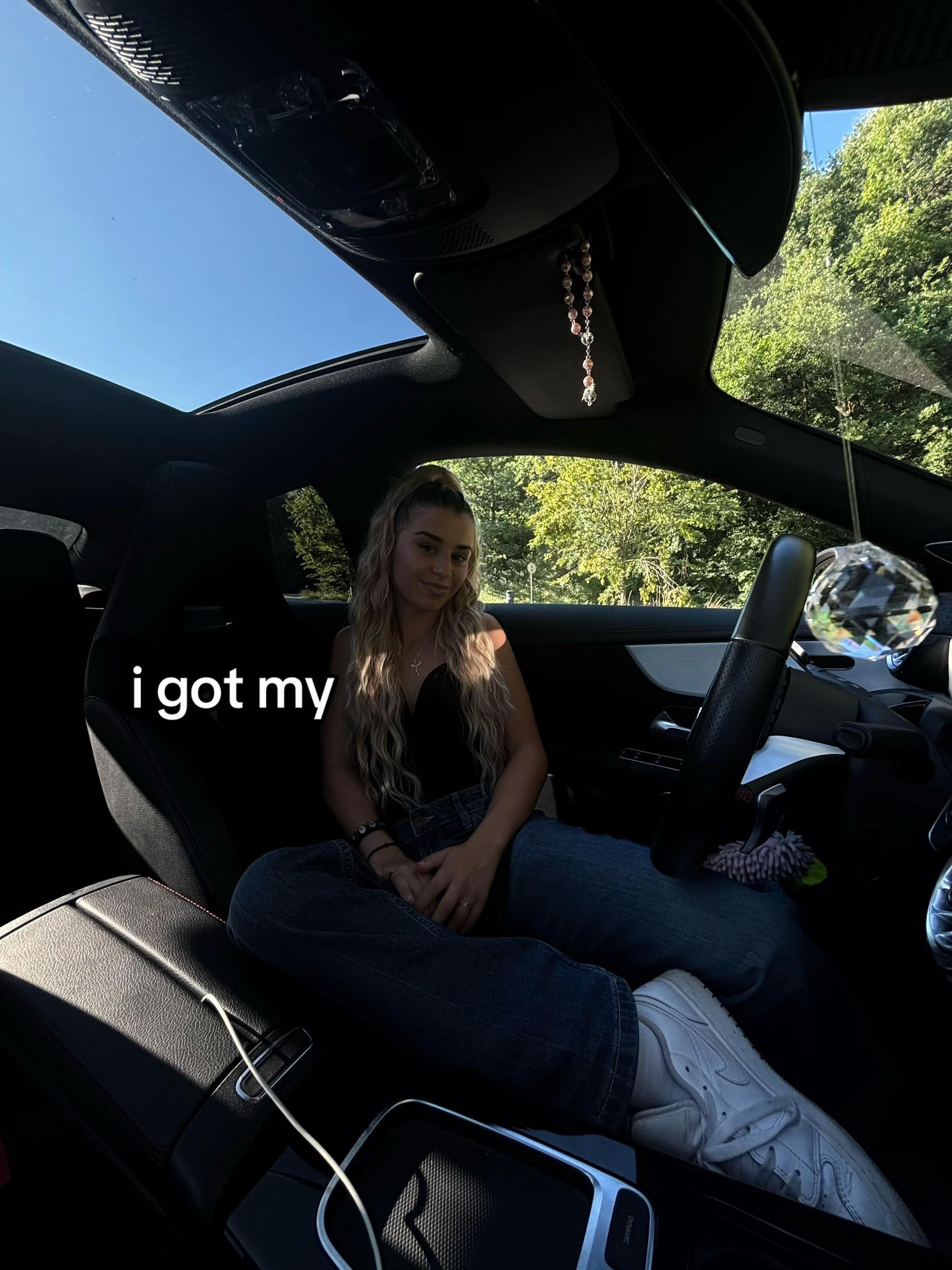 @♱