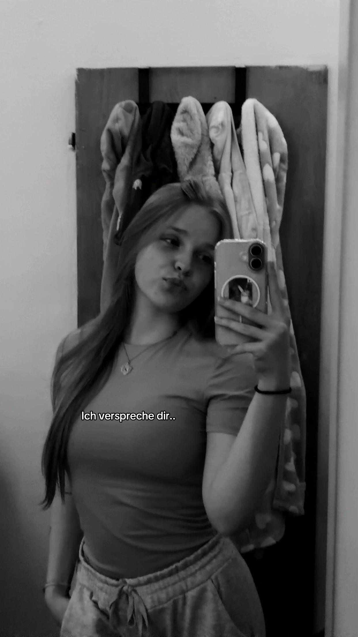 @🎭