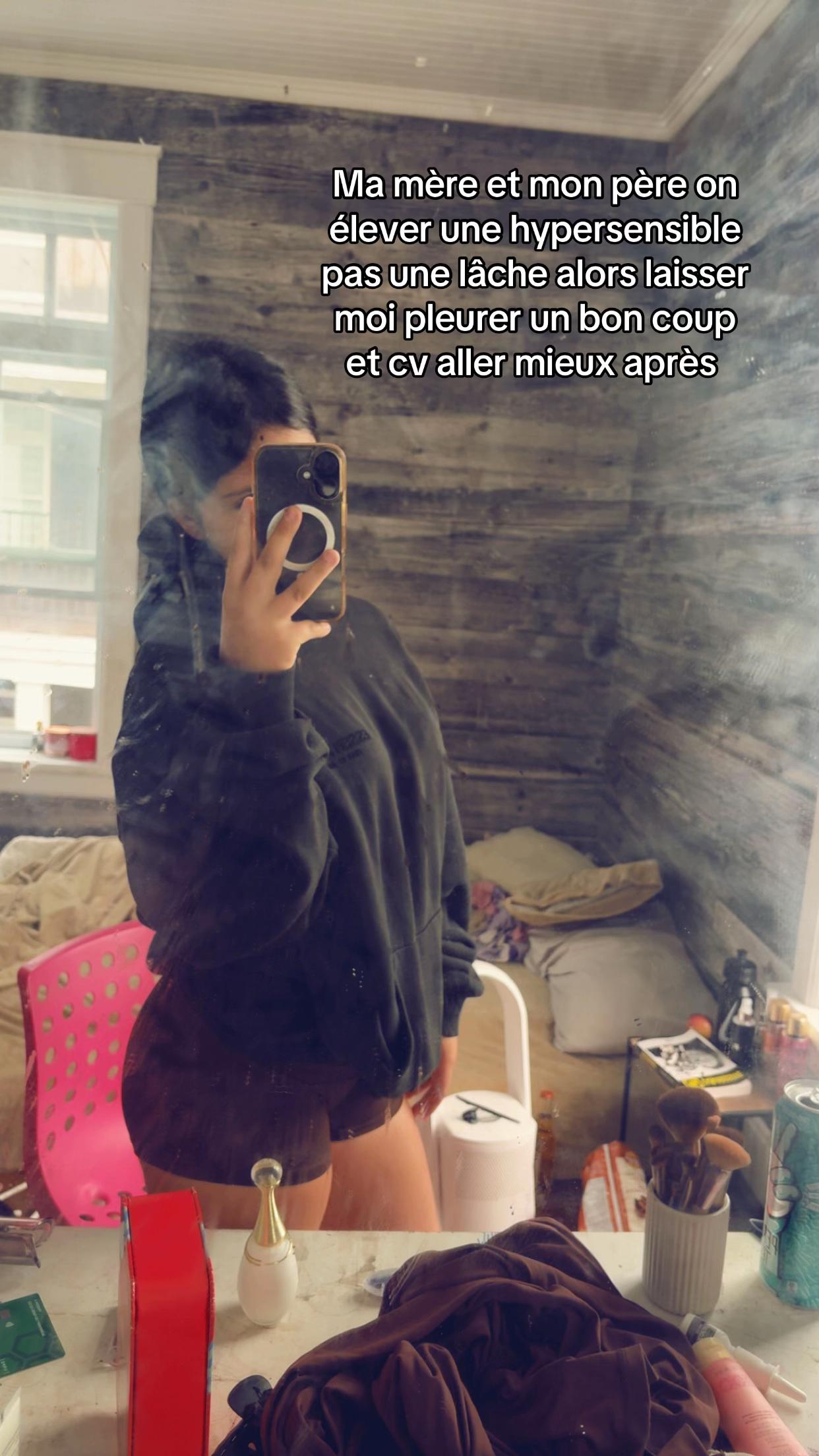@𝐸ꨄ