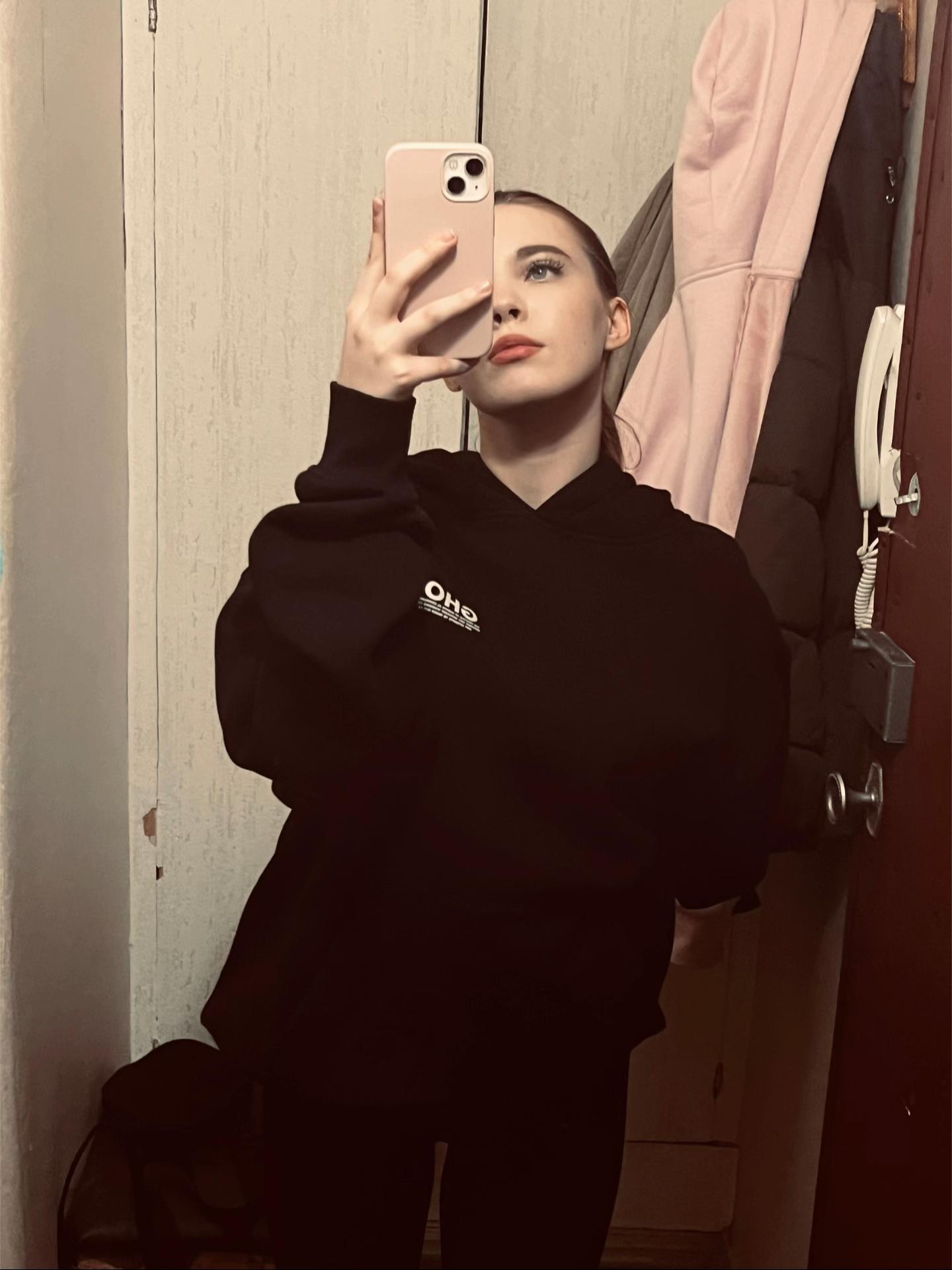 @лерони🧘🏼♀️