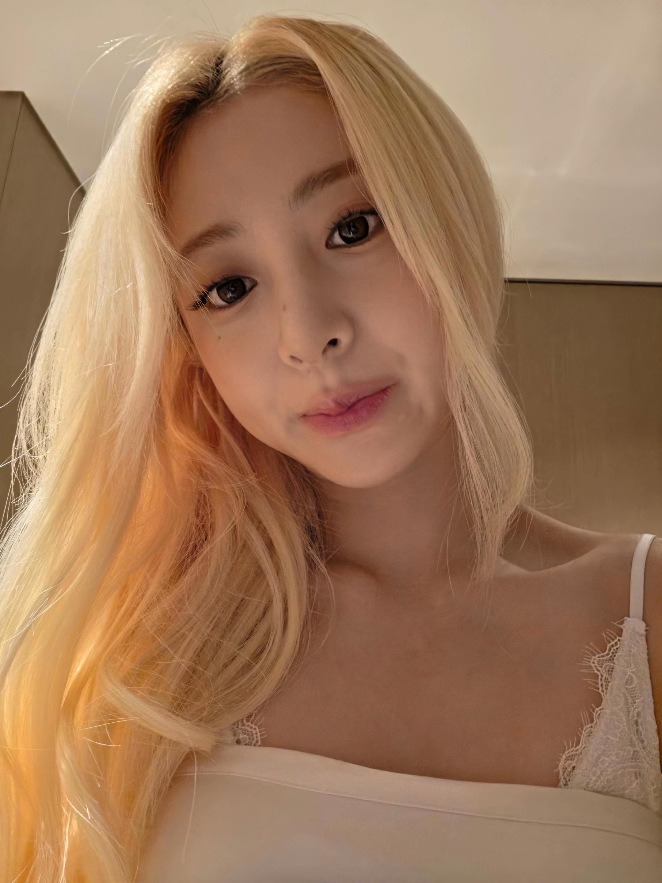 @Rsu ๐ yunjins wifey