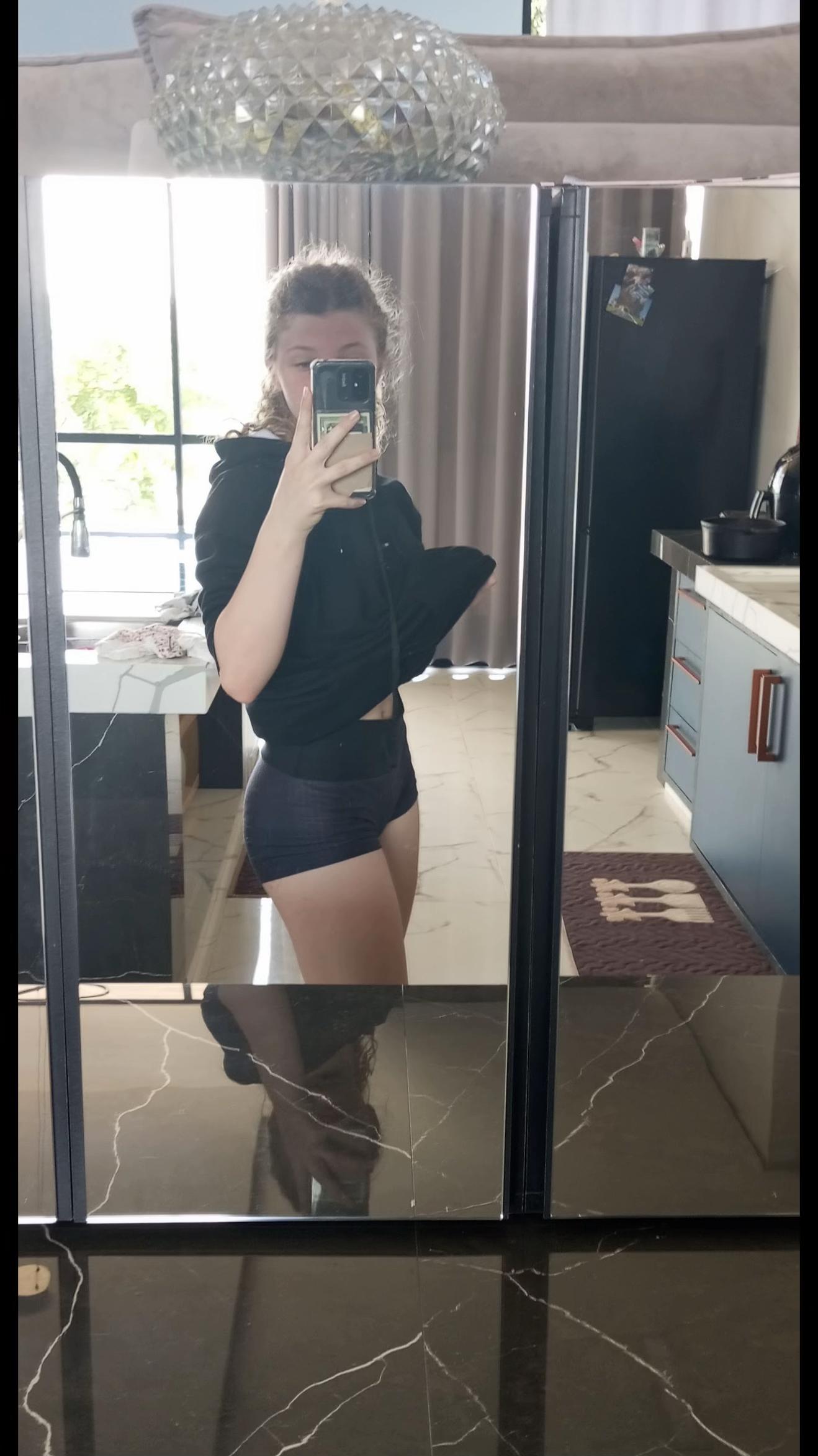 @🧜🏻♀️
