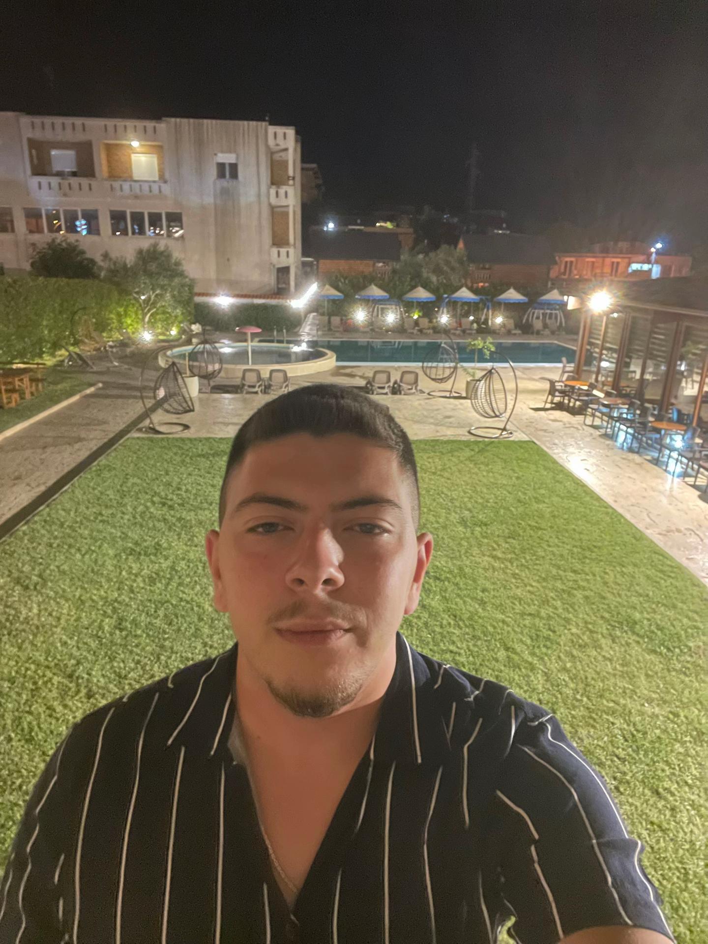 @ambrozcenaa