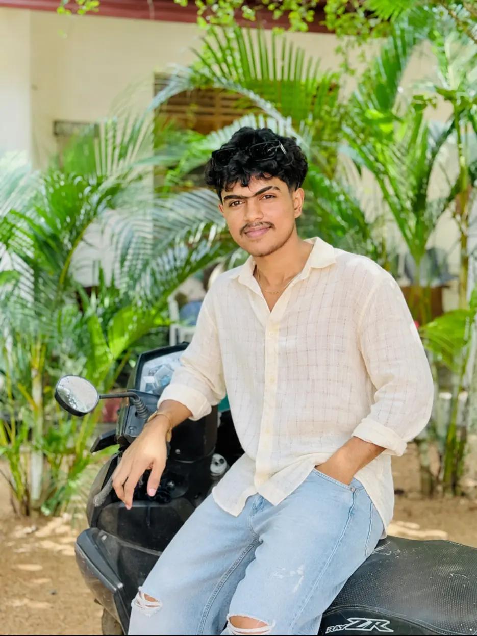 @SHANU BOY 🖤🎧