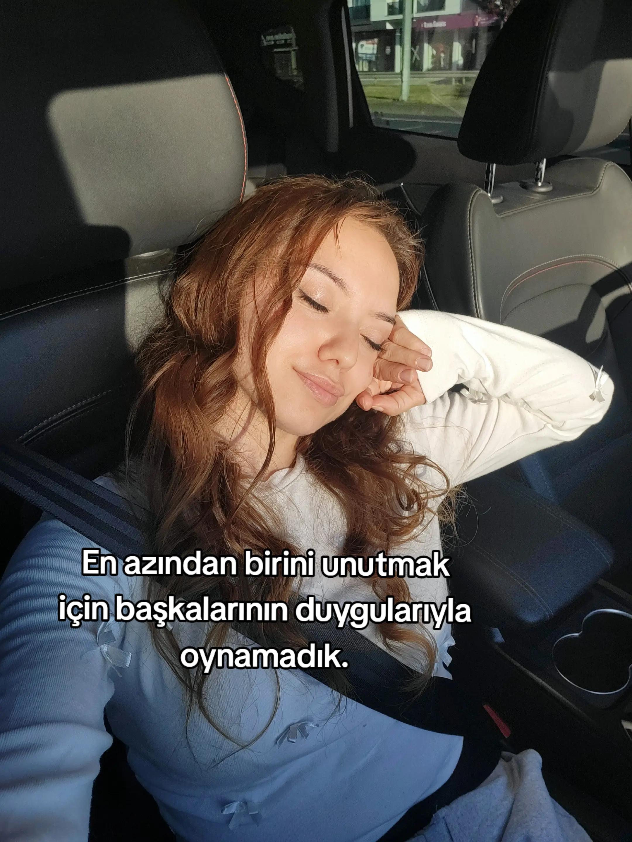 @£La