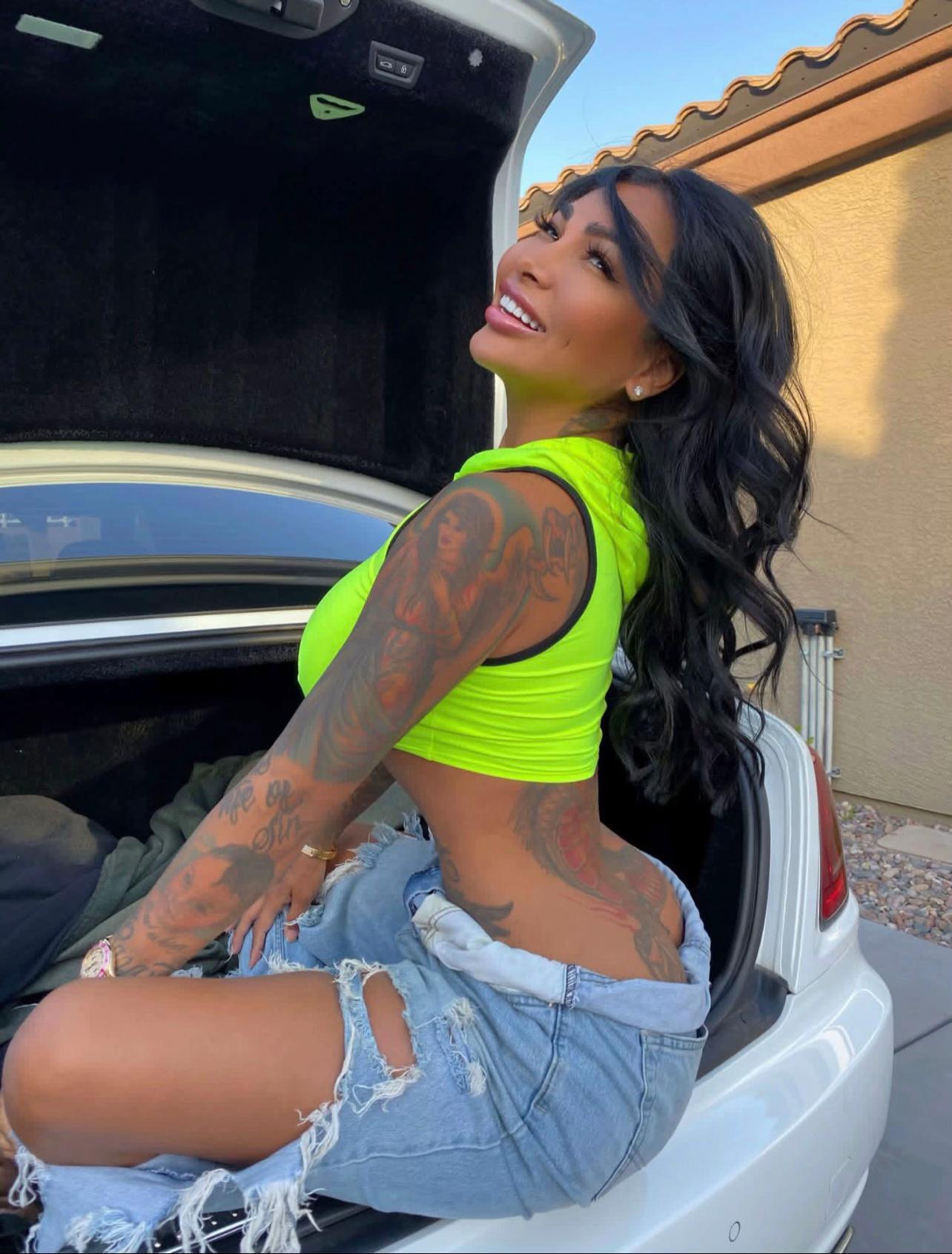 @Brittanya Razavi🏝️
