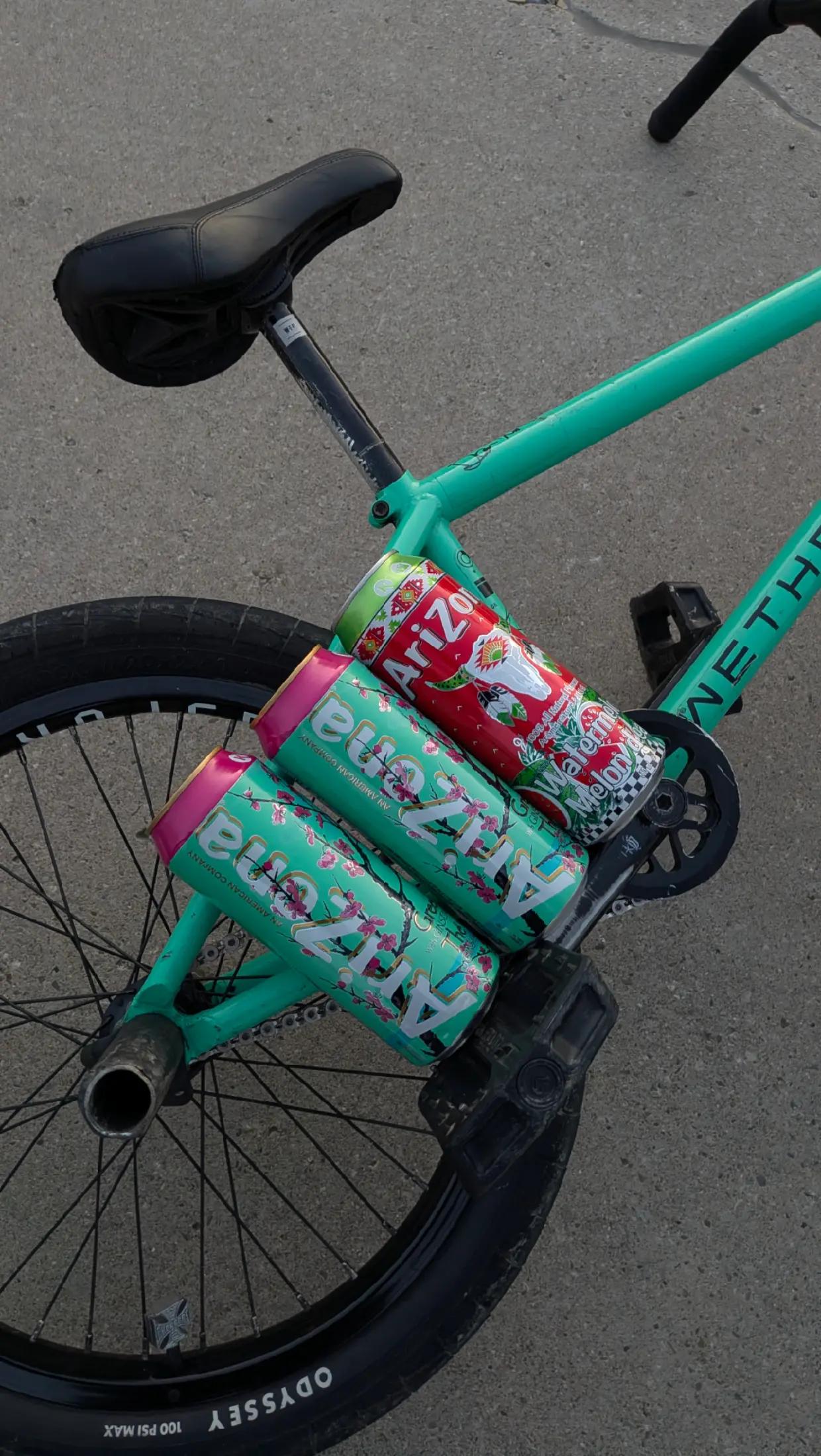@zee.bmx