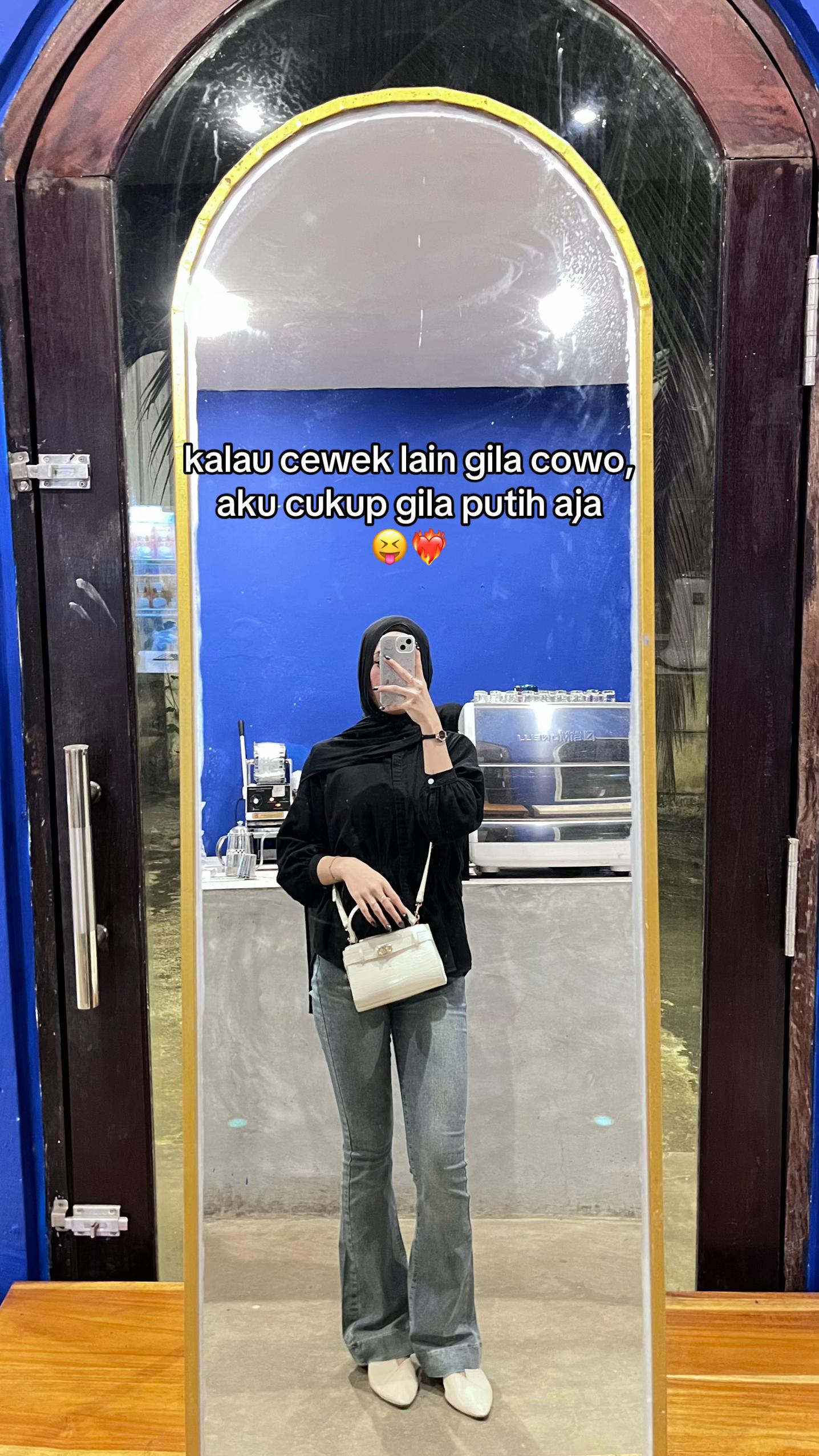 @Amaliaaa🦋