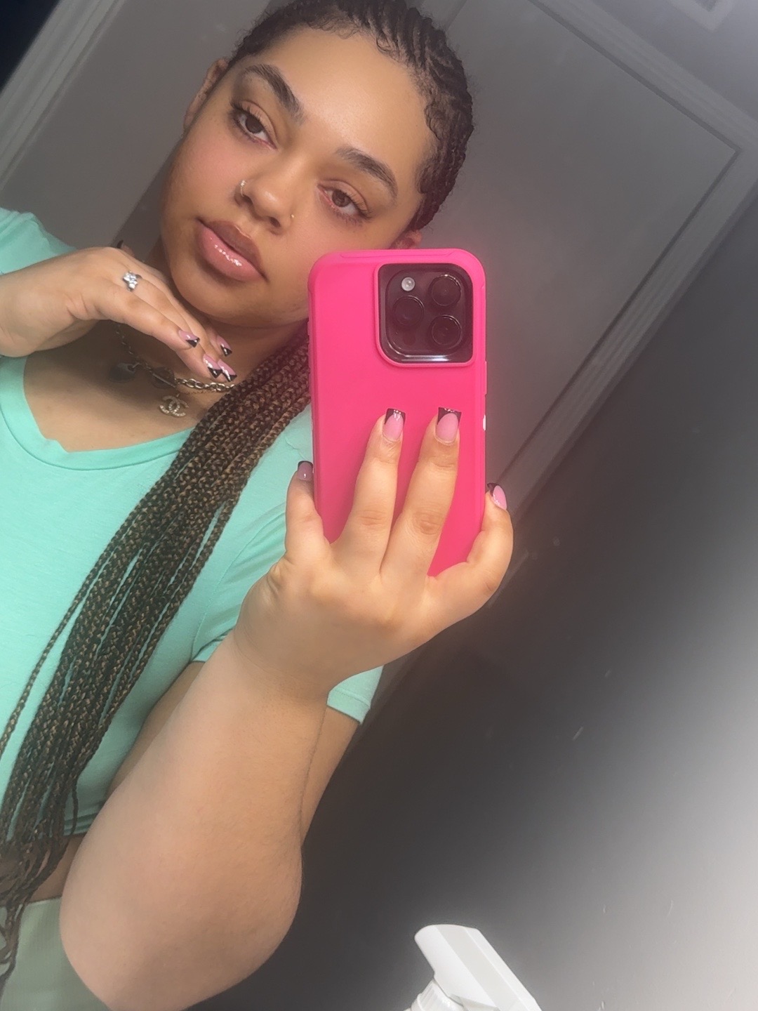 @Her_Her_Her