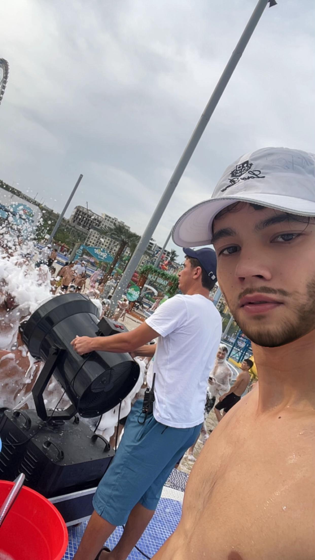 @AAbus🤠