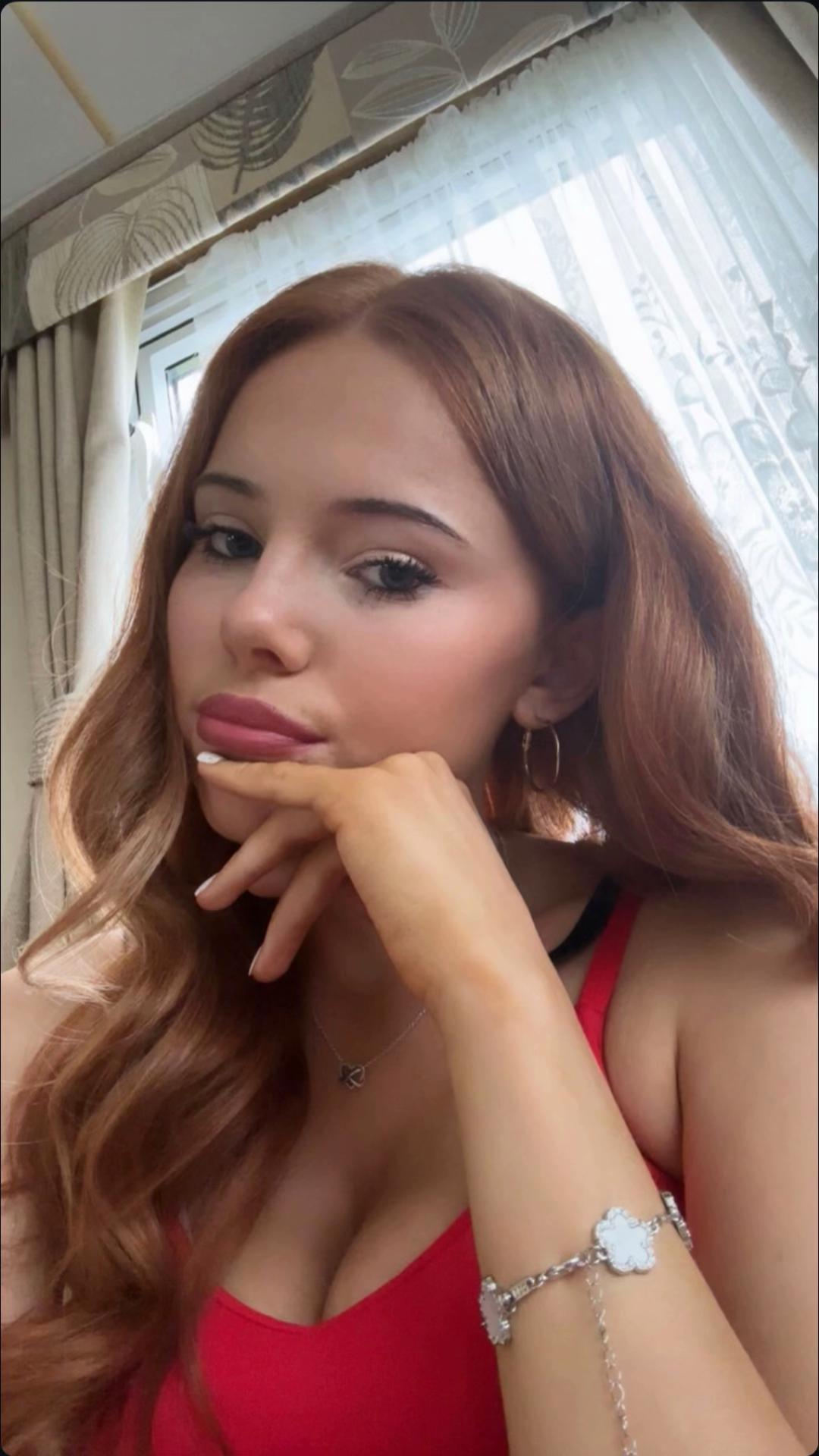 @💋 𝐌𝐚𝐫𝐭𝐢𝐧𝐚 🍒