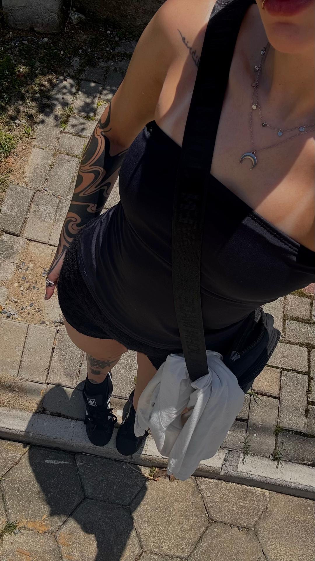 @Lara