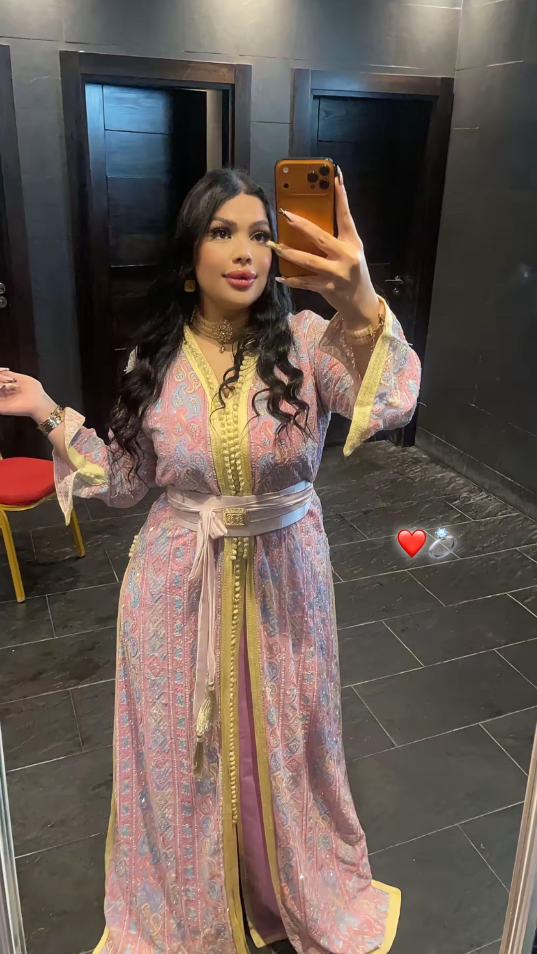 @Fans Naila💕