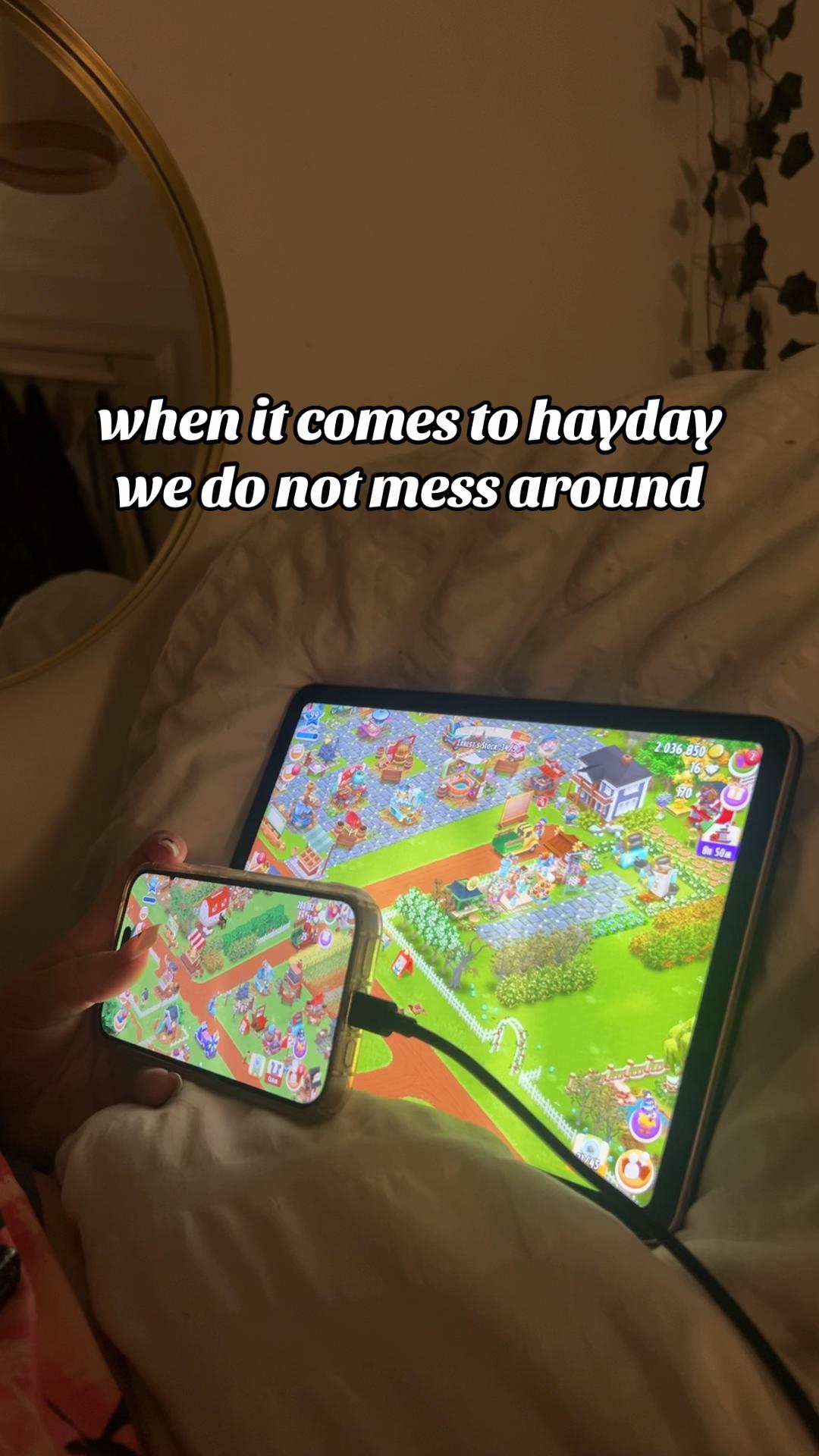 @hollylily