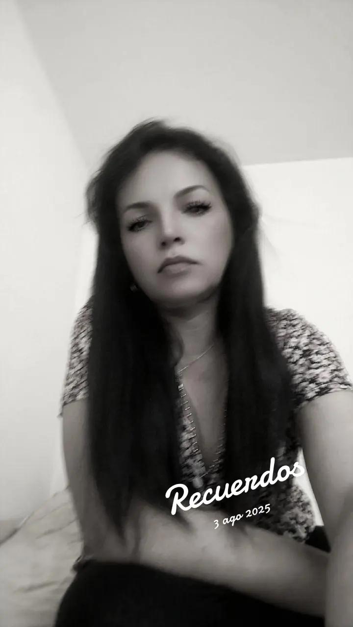 @🩵EMILIA RU&Iacute;Z -  te sigue🩵