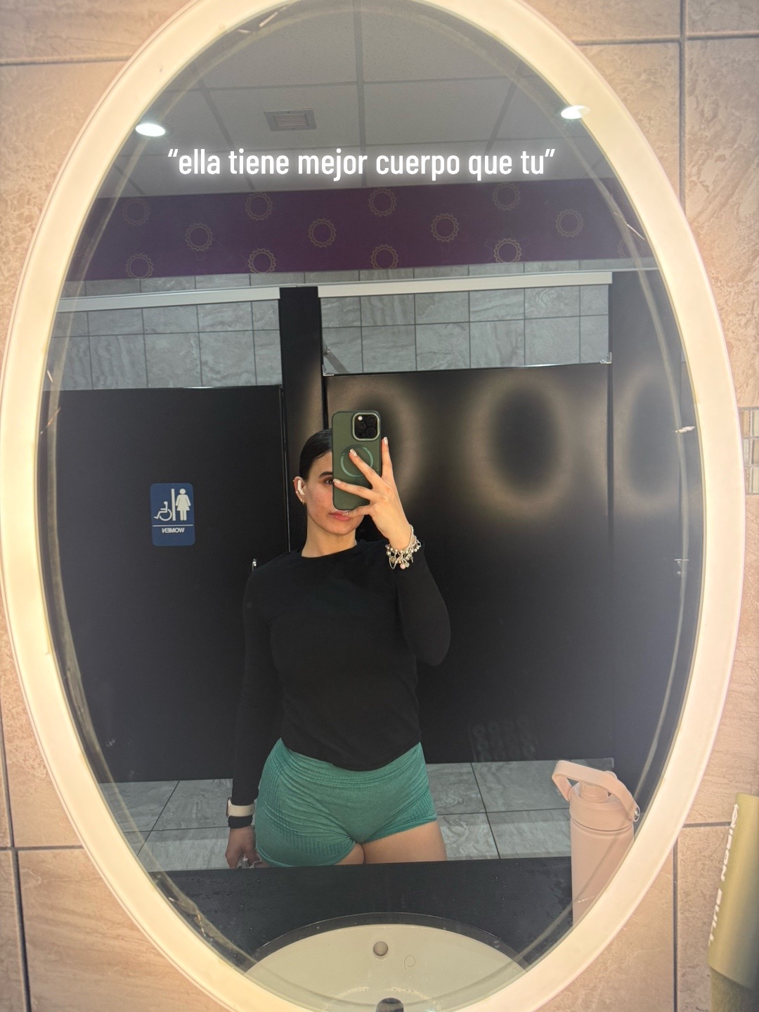 @Claudia Guzmán