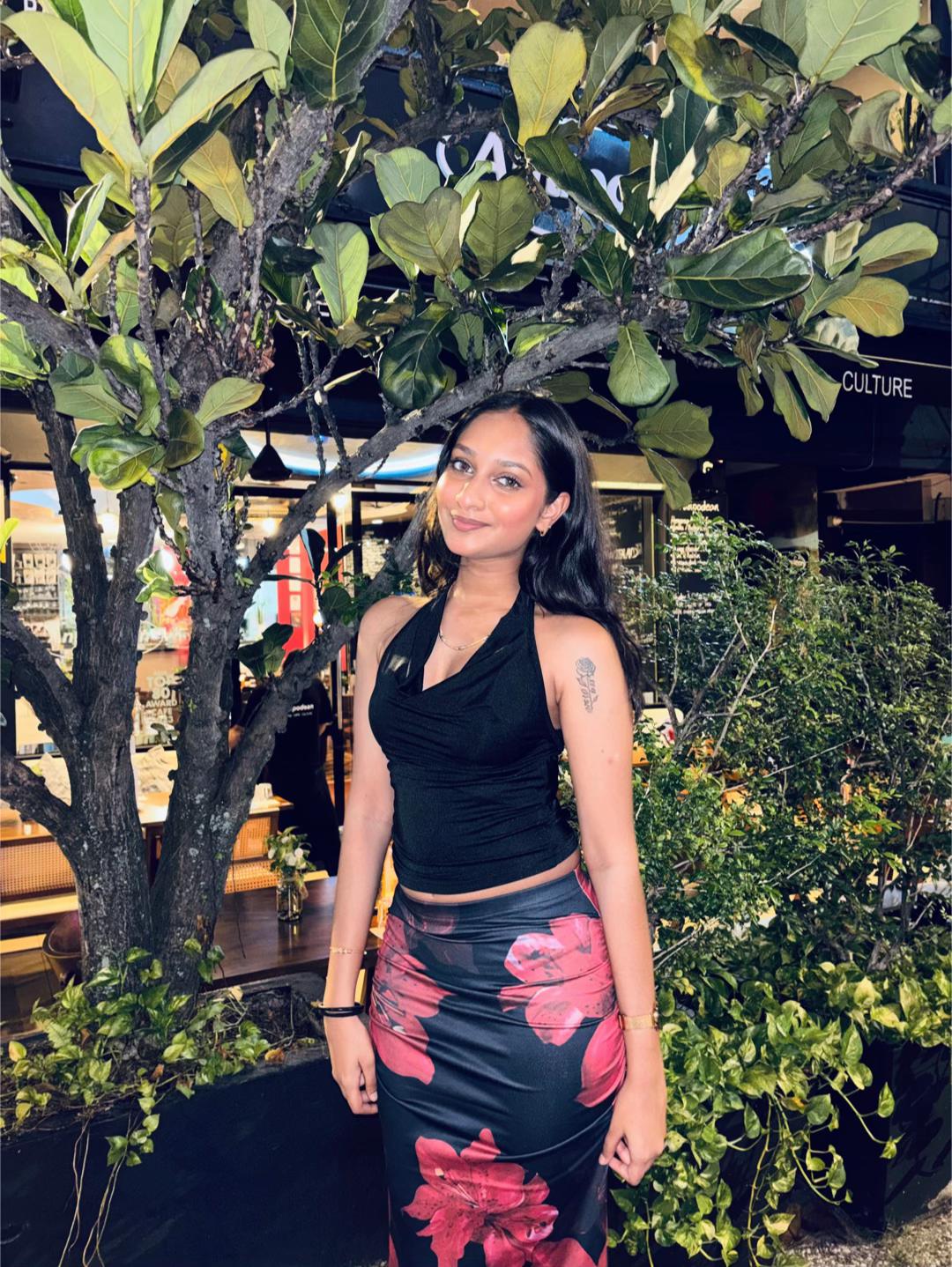 @𝒟𝒽𝒶𝓇𝒾𝓃𝒾 𝒟𝑒𝓋𝒾 👸🏻