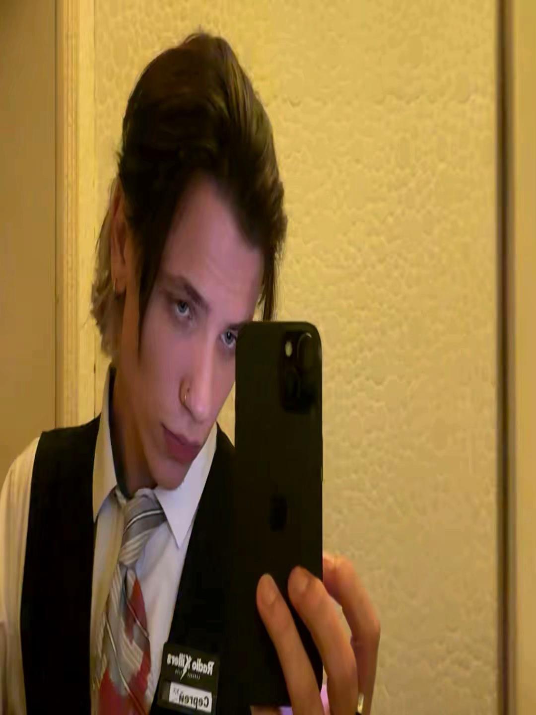 @hoaml8tch