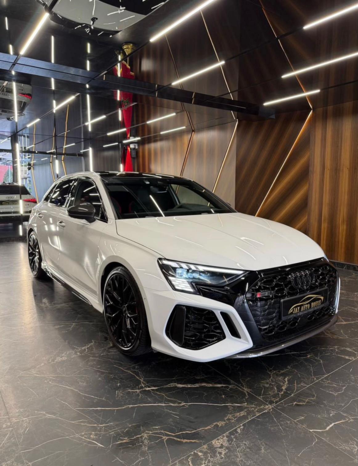 @Voiture De Luxe