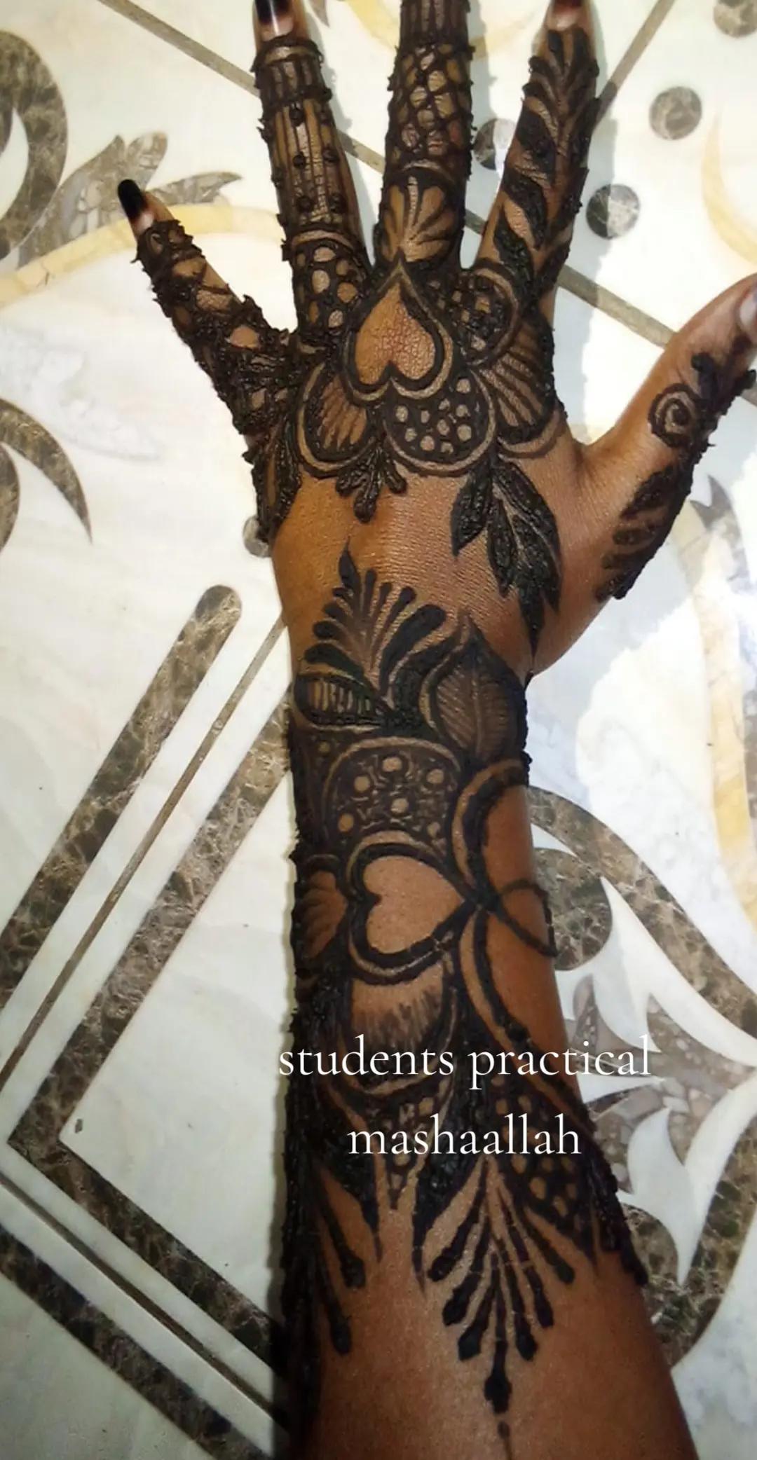 @chichipiko-henna