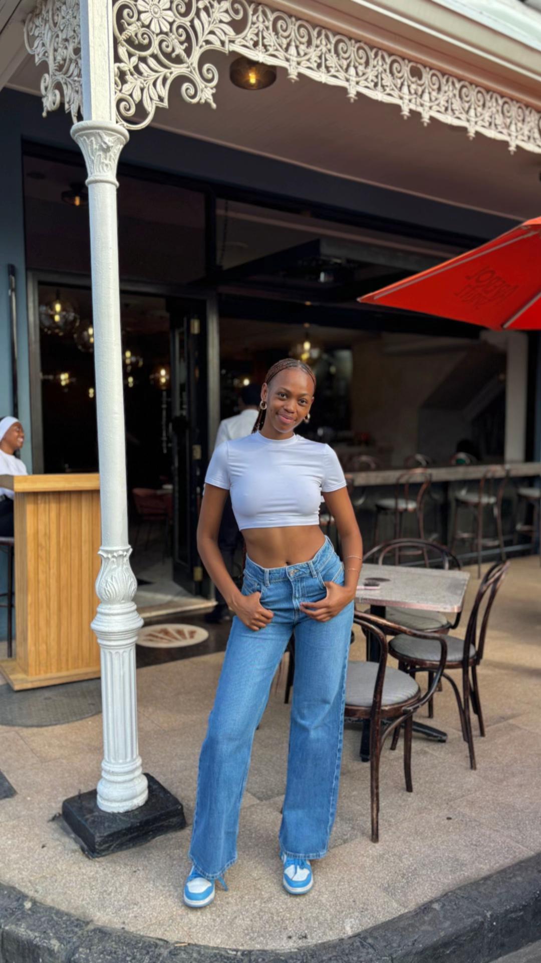 @MirellaAndiswa