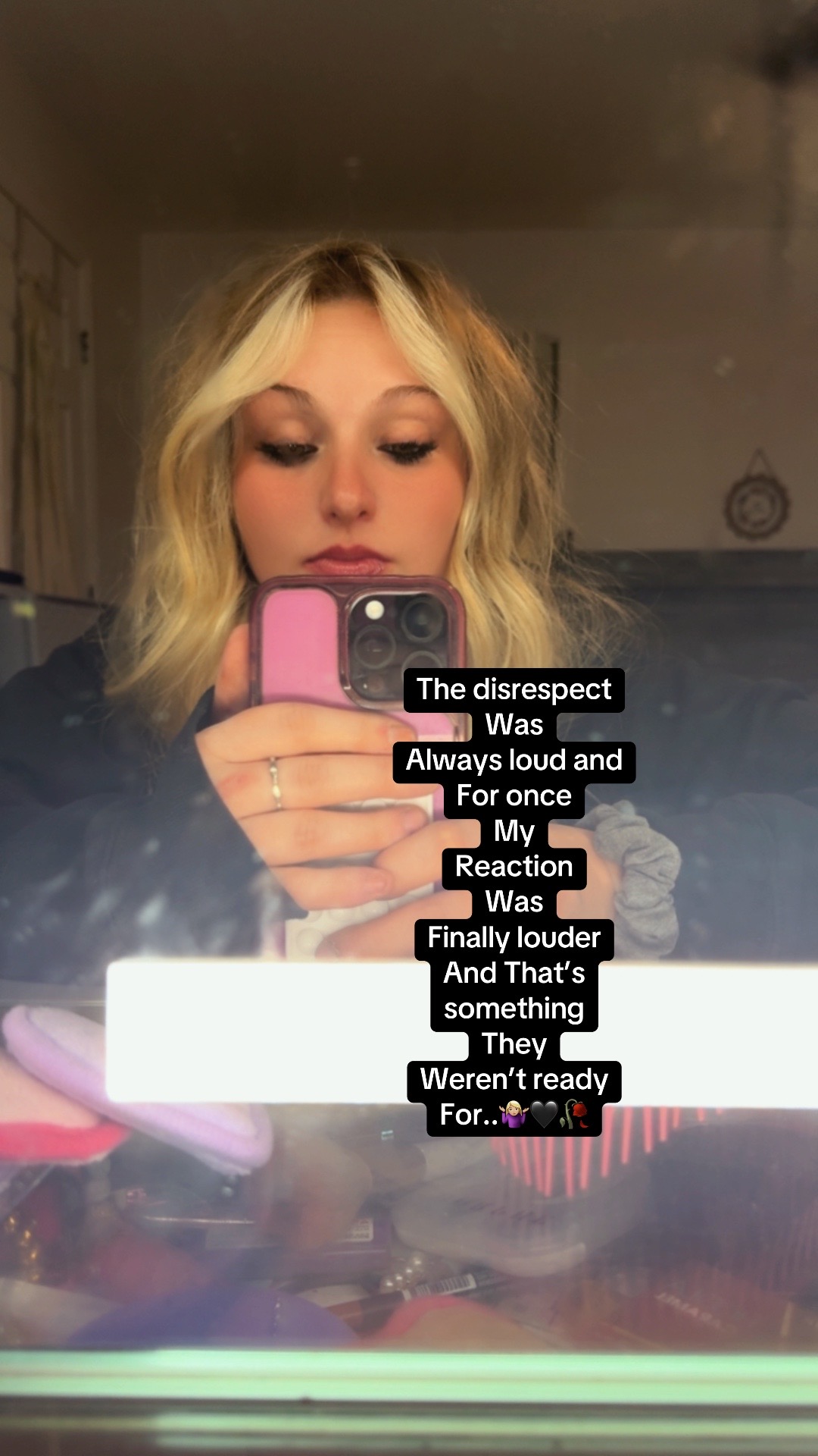@Anna🖤😈