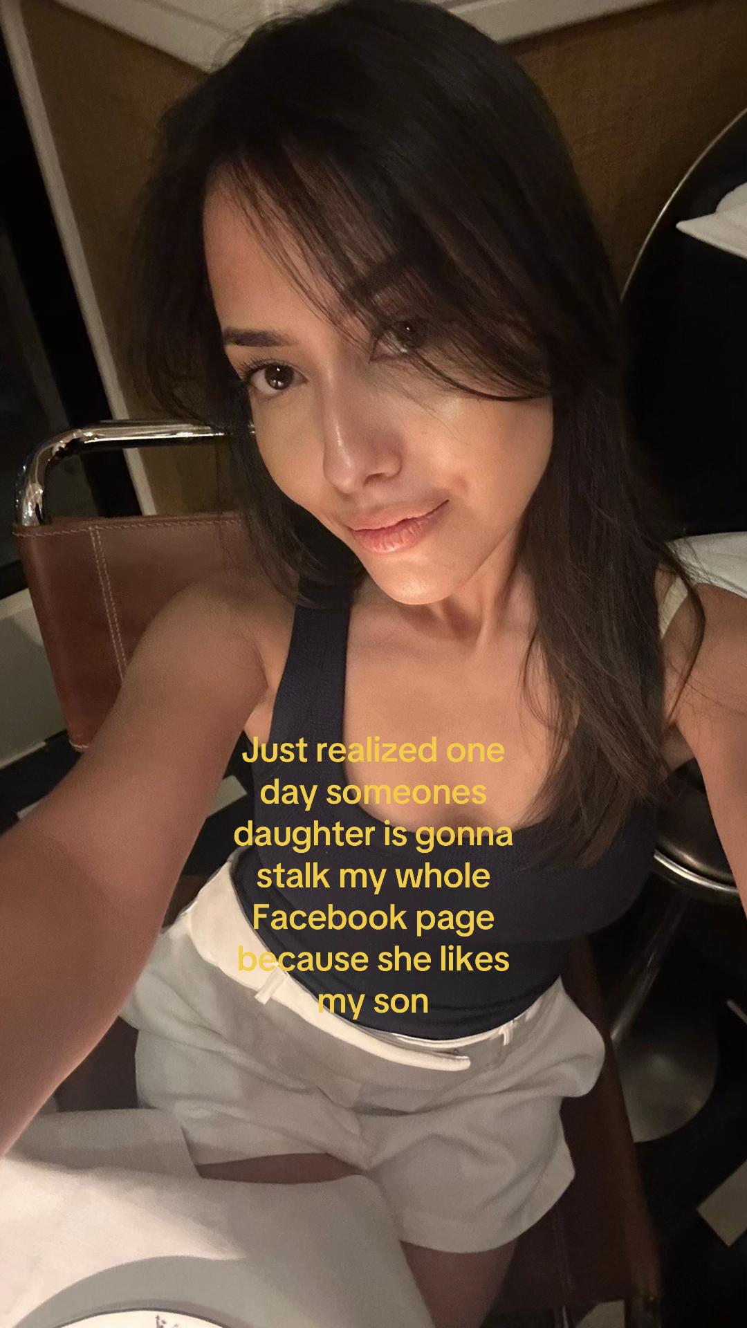 @petiteemuse