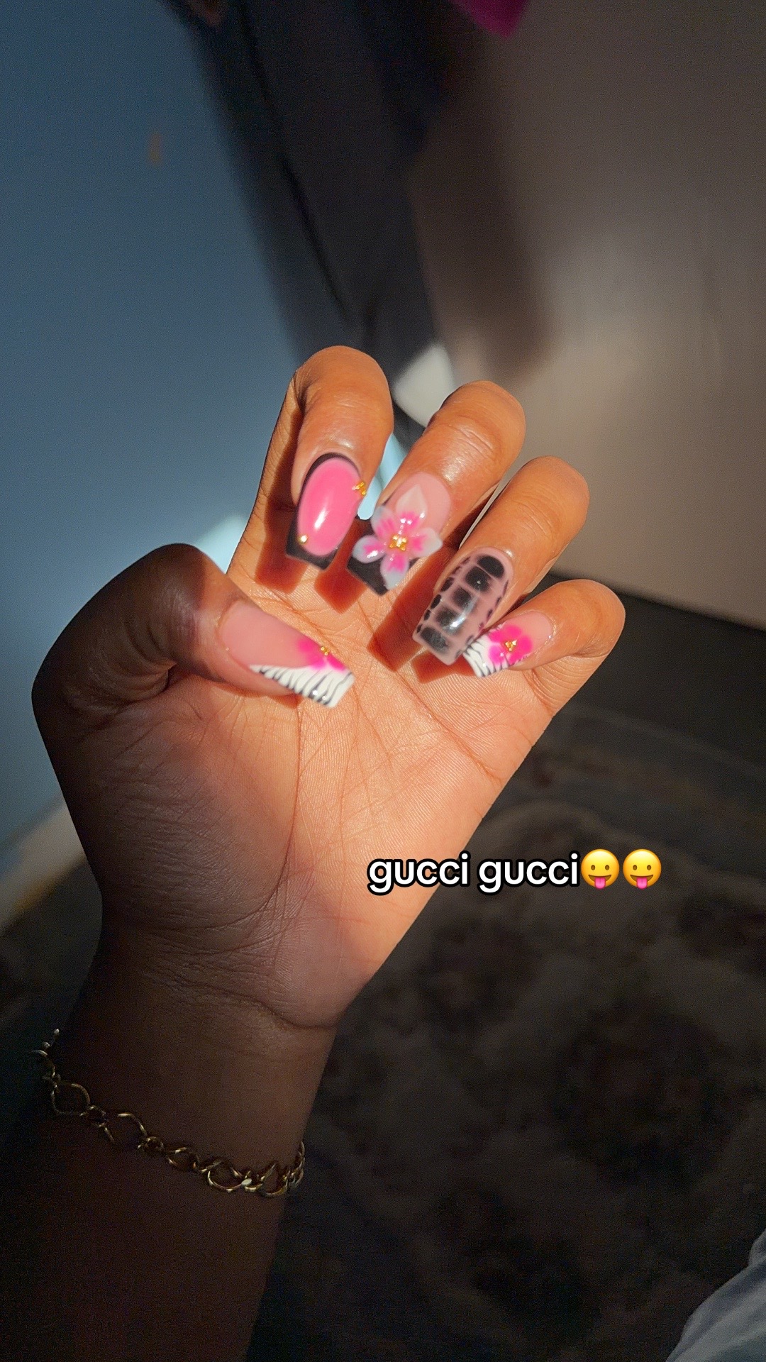@𝔃𝓮𝓮🎀