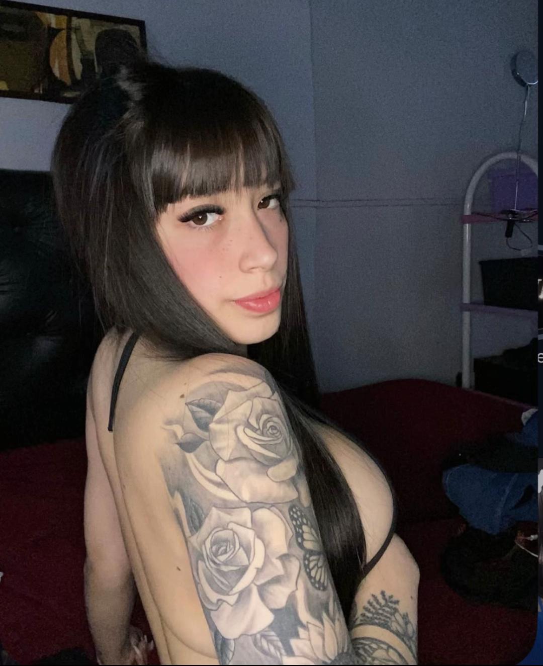 @user_ariana