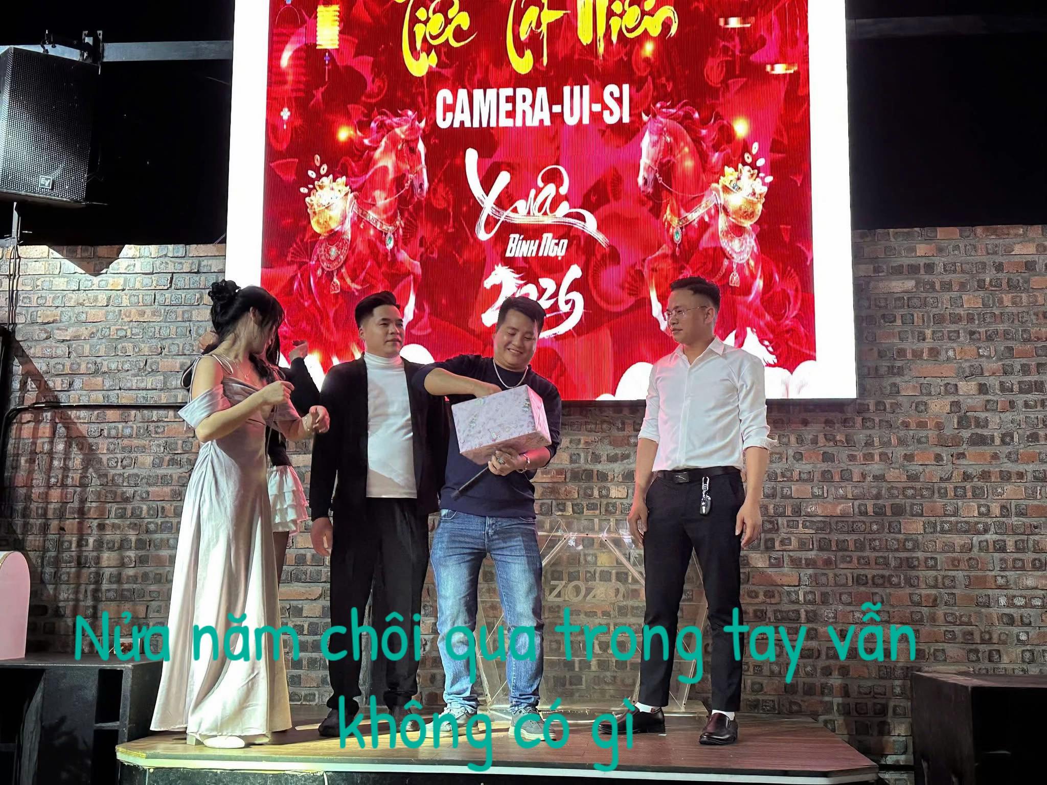 @Đặng Hải (quản l&yacute; Foxconn)