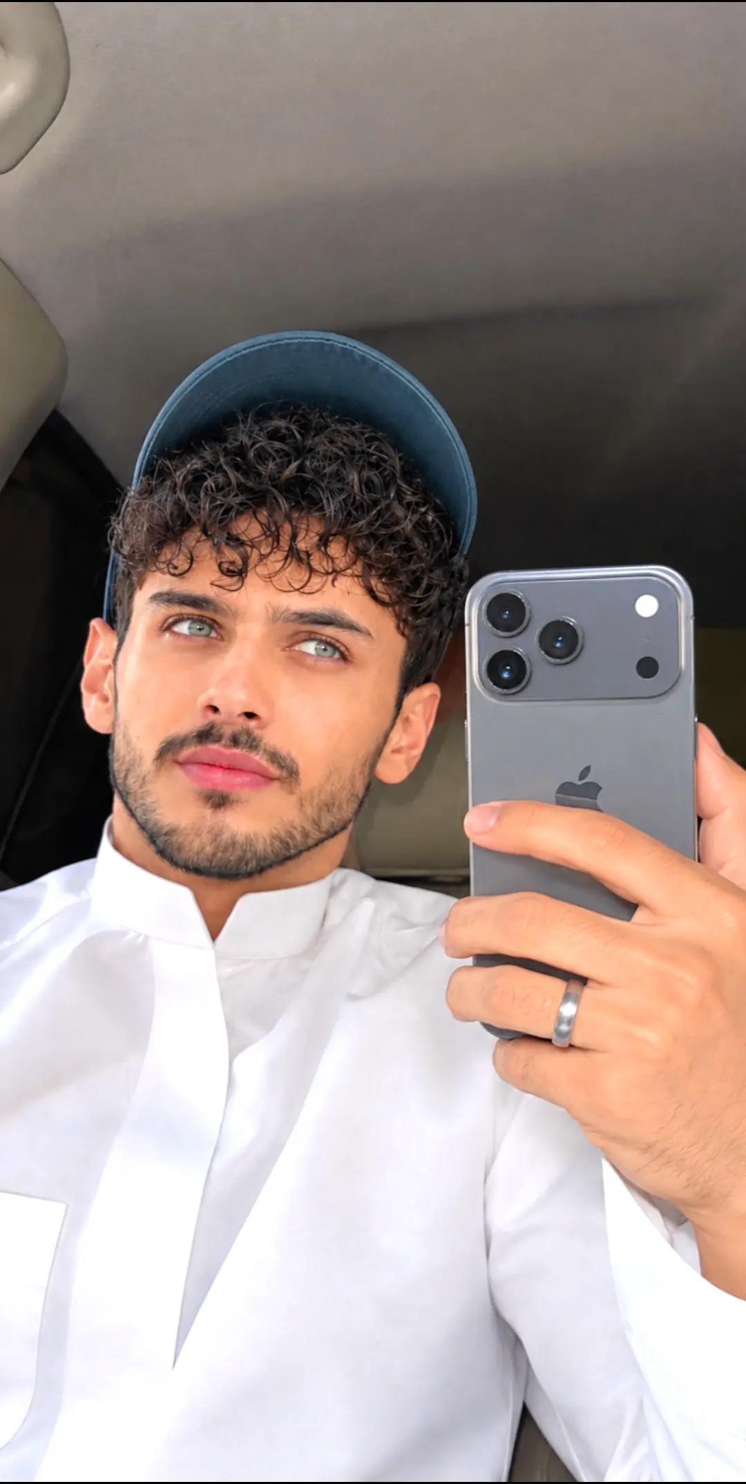 @ماجد/YE