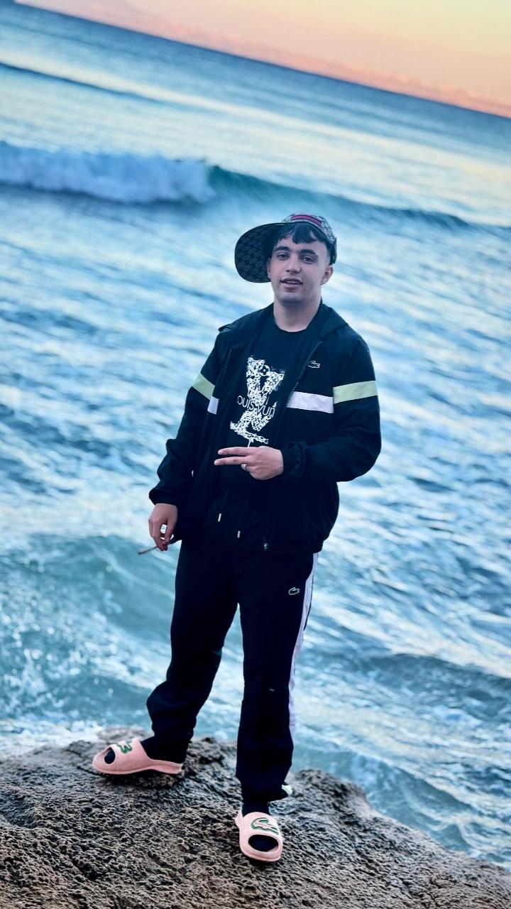 @c'est L&eacute; p&atilde;tr&otilde;n🐊🦅💞