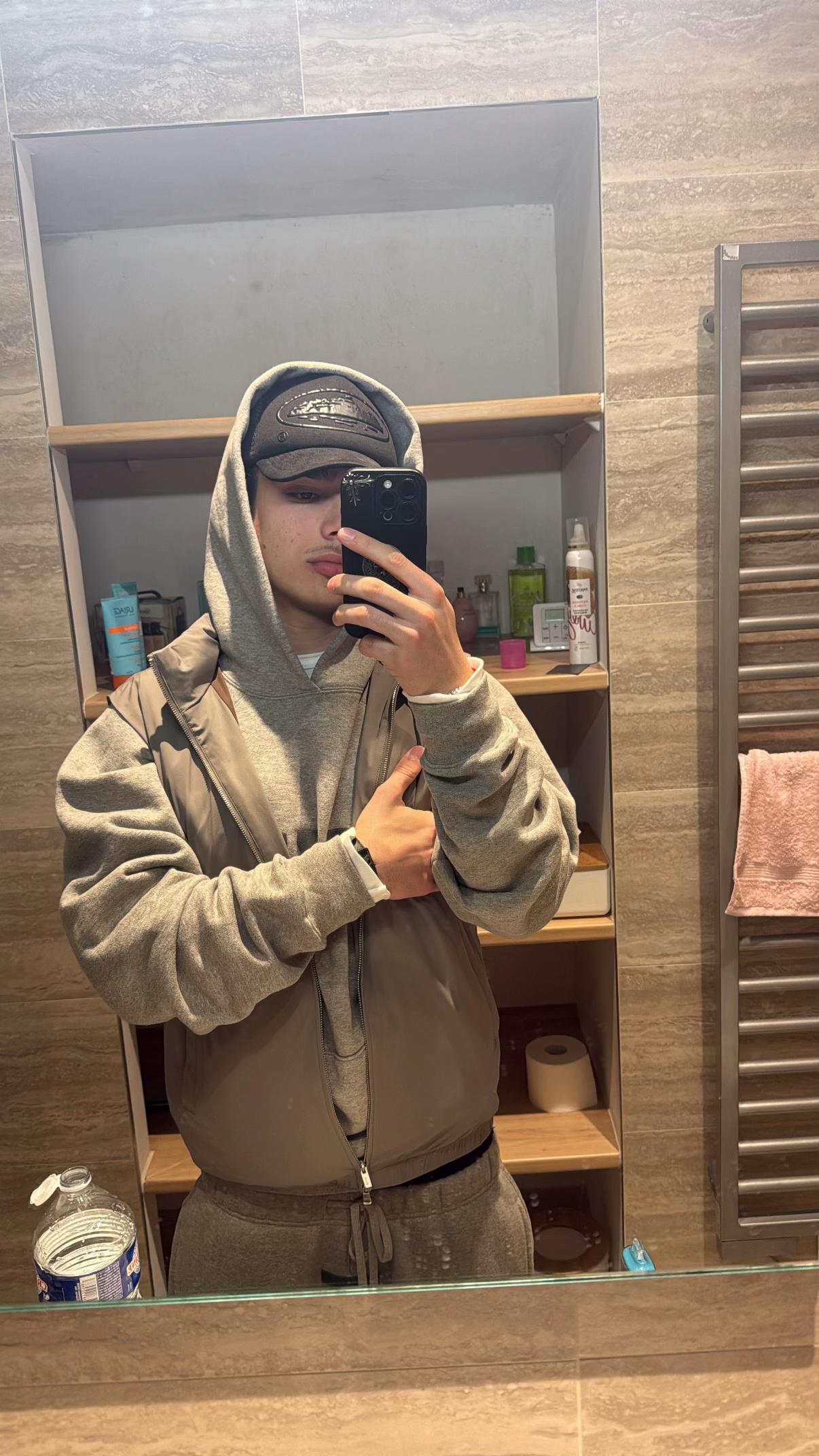 @𝗖&middot;𝗠𝗭𝗚