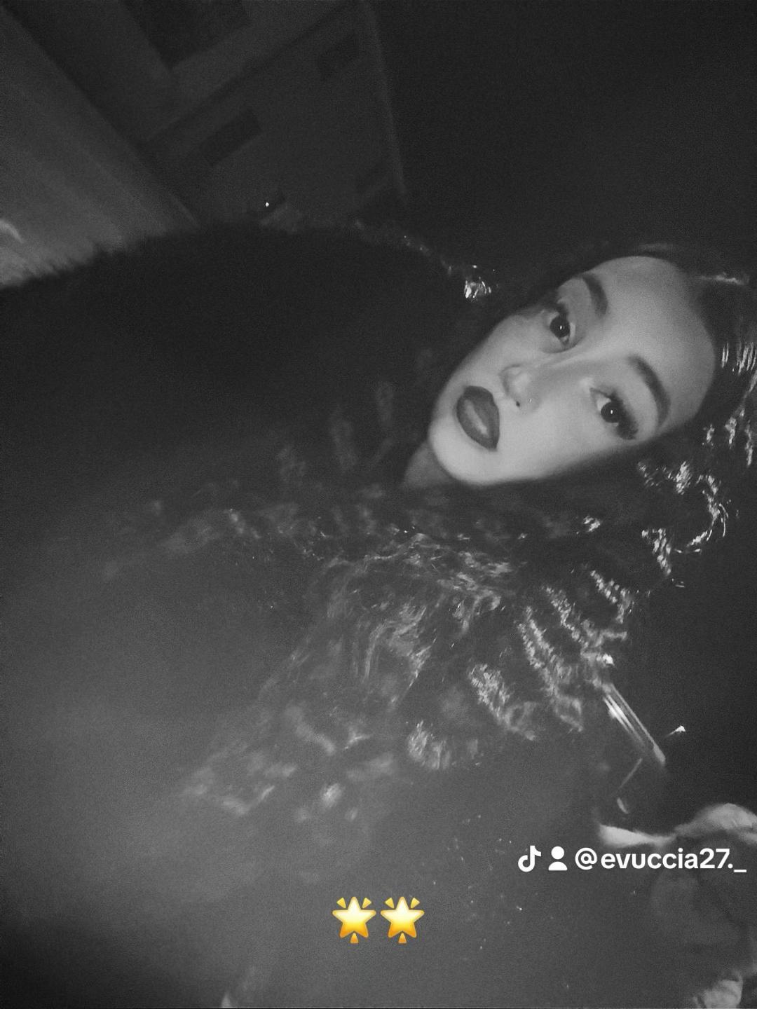 @𝑬𝒗𝒂👩🏽&zwj;🦱