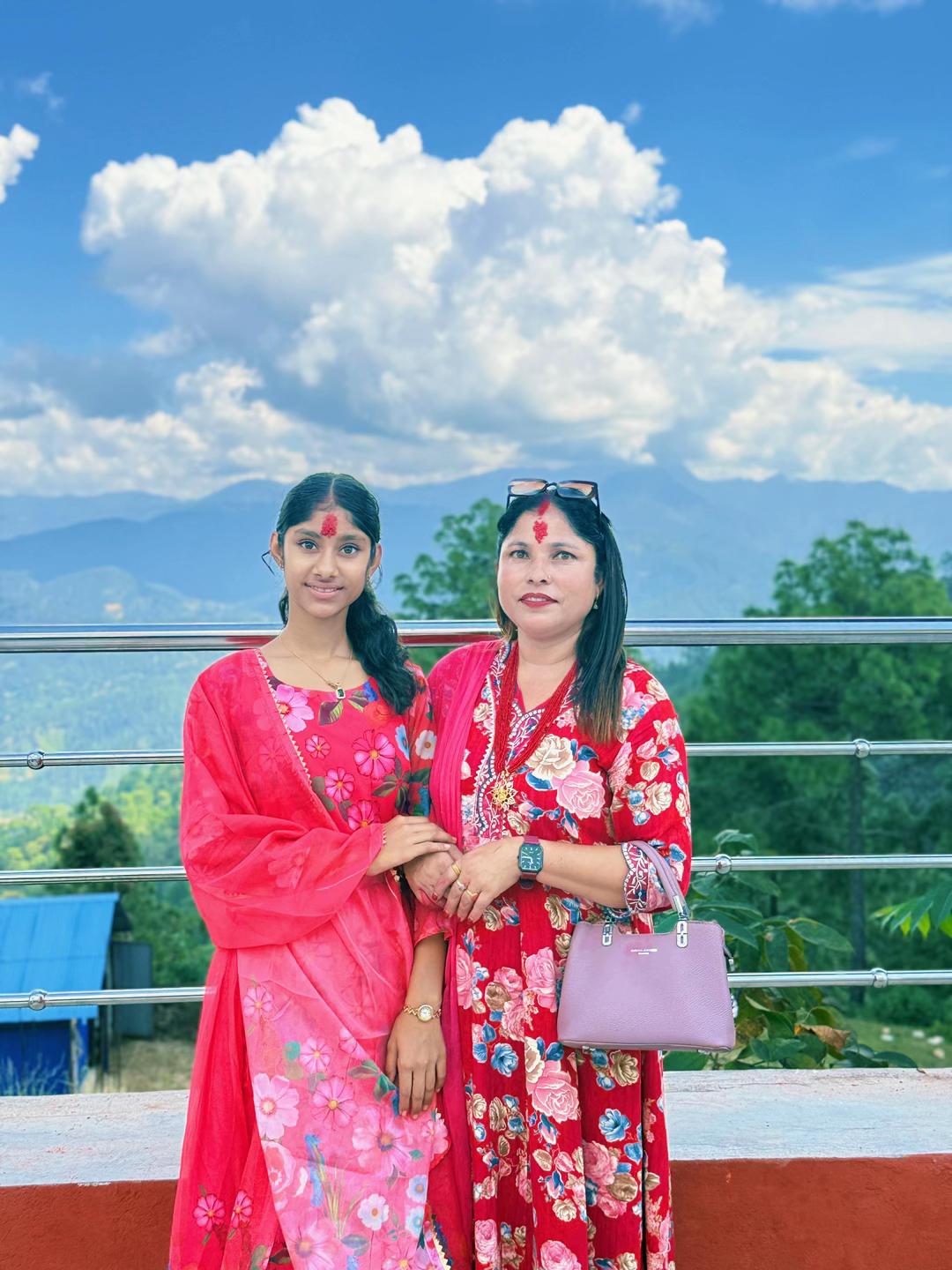 @Dima Khanal😘