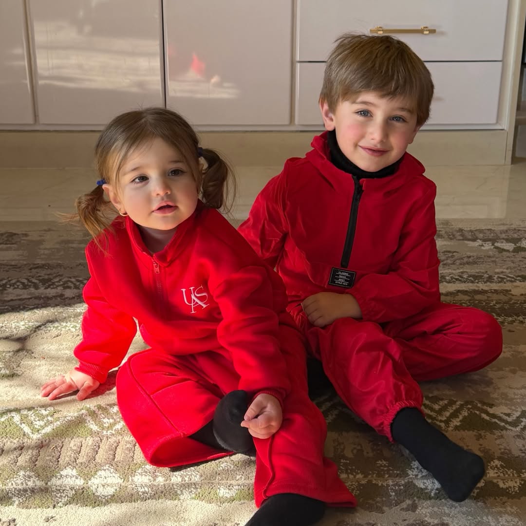 @("Cute baby") 🇨🇦