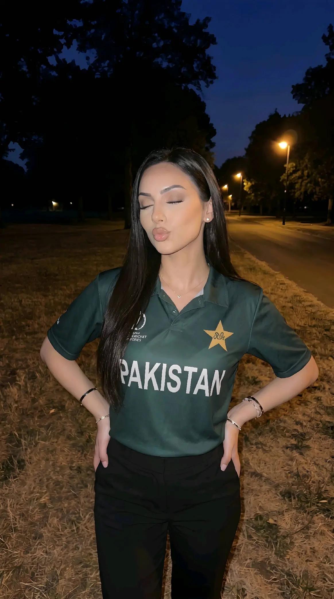 @Ayesha Khan