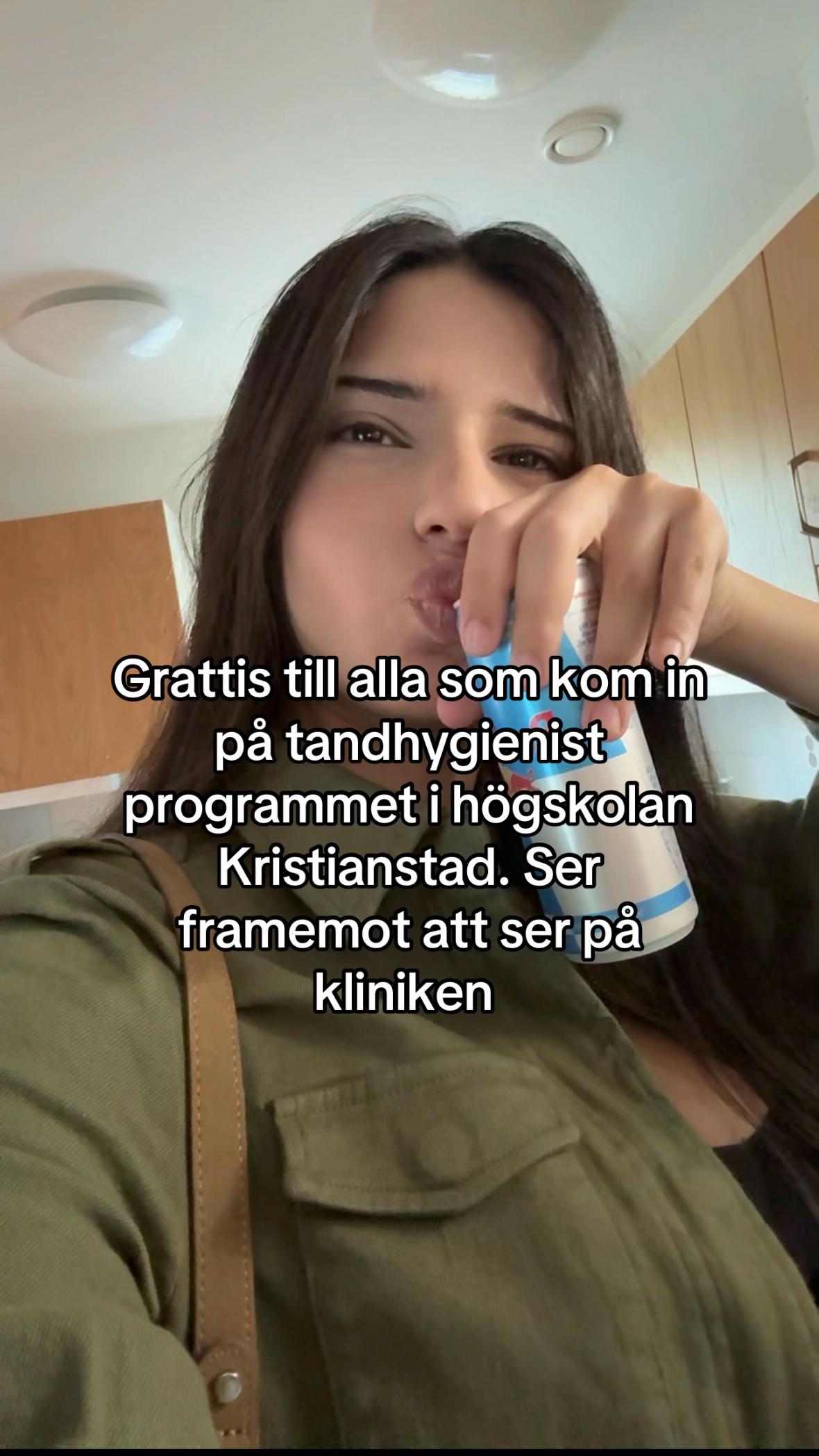 @Eloshi