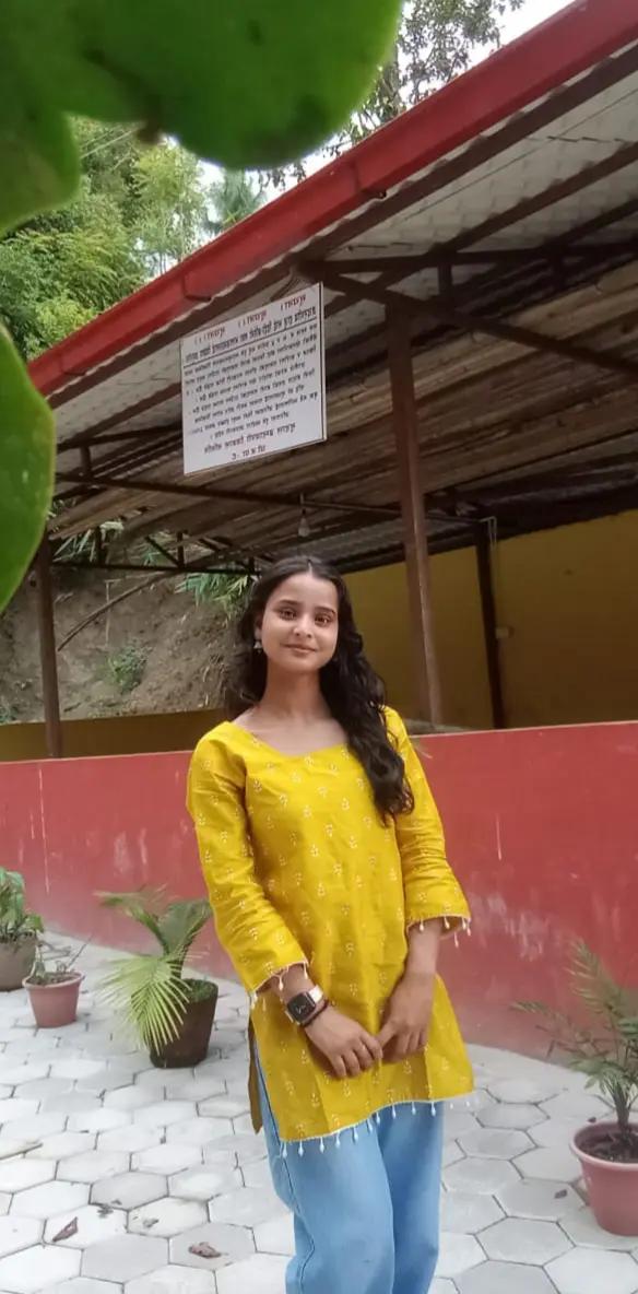 @rakhi thakur🌸🕊️