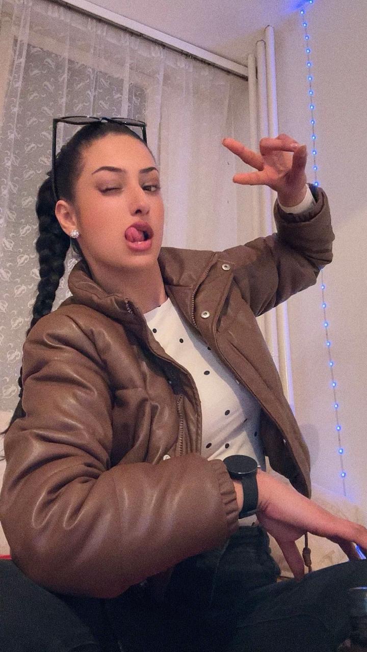 @yoliasenova