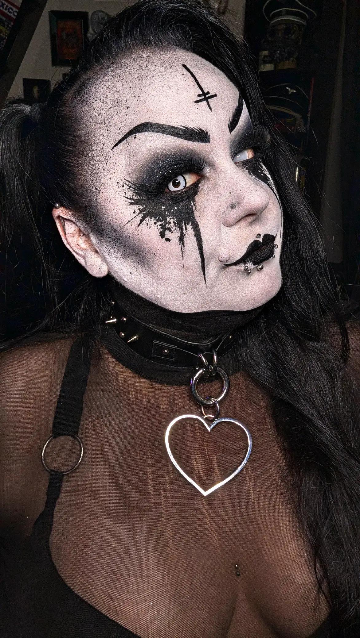 @Michaela_Shadow