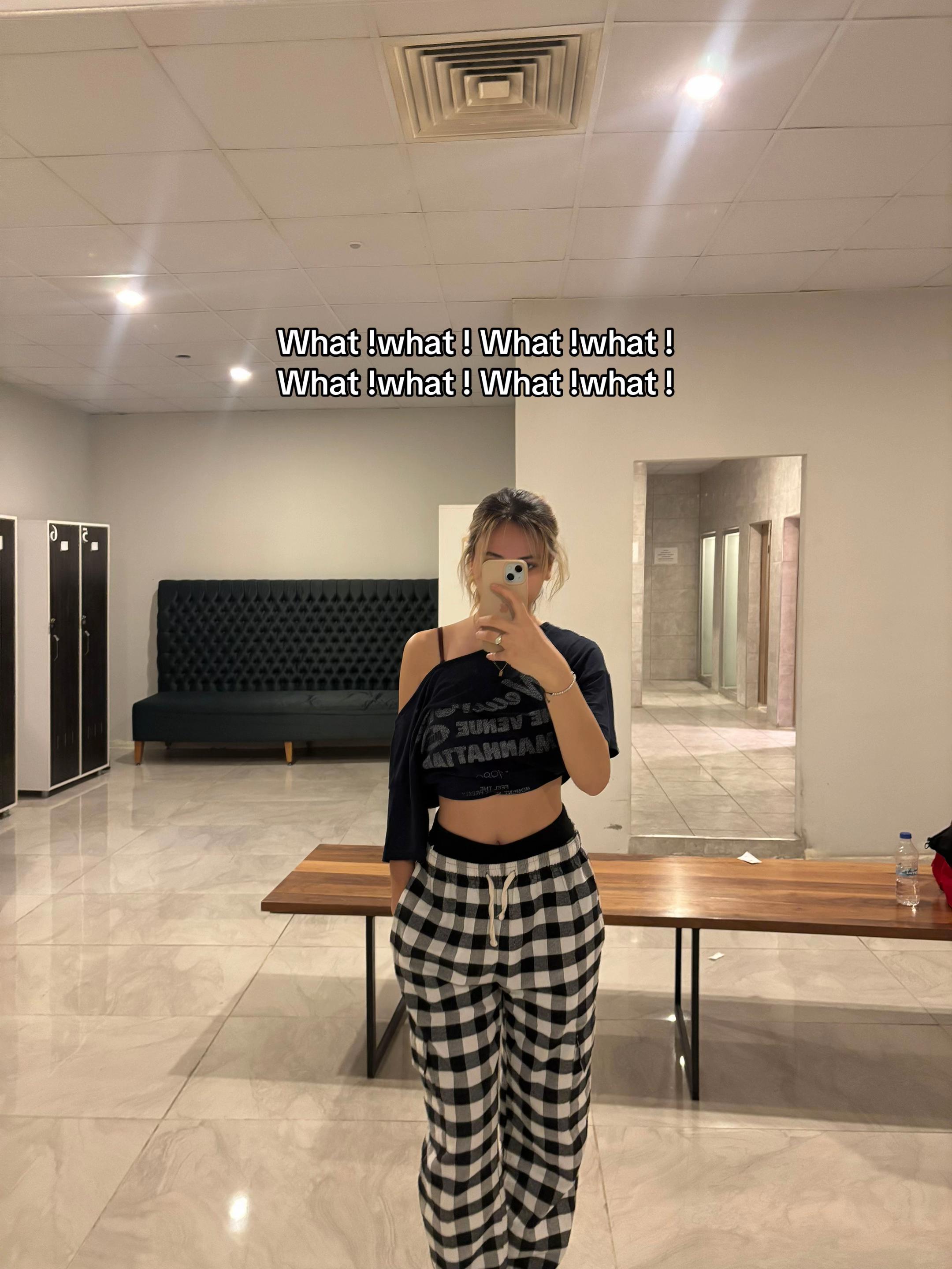 @👾